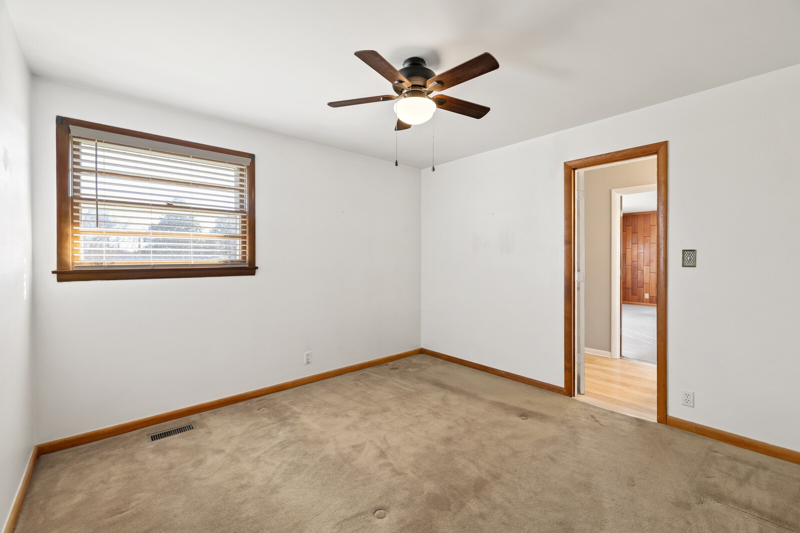 363 Leo Ln