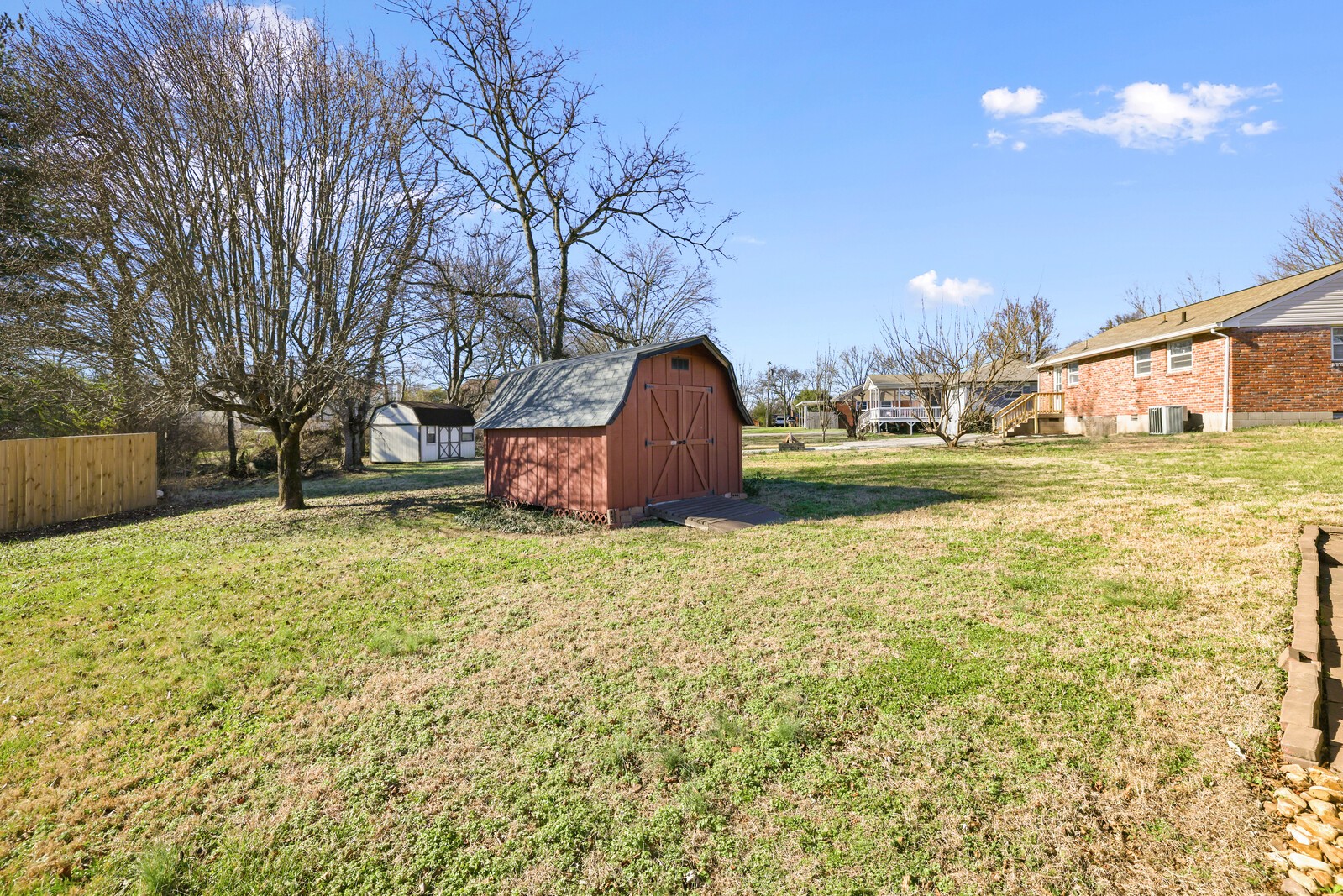 363 Leo Ln