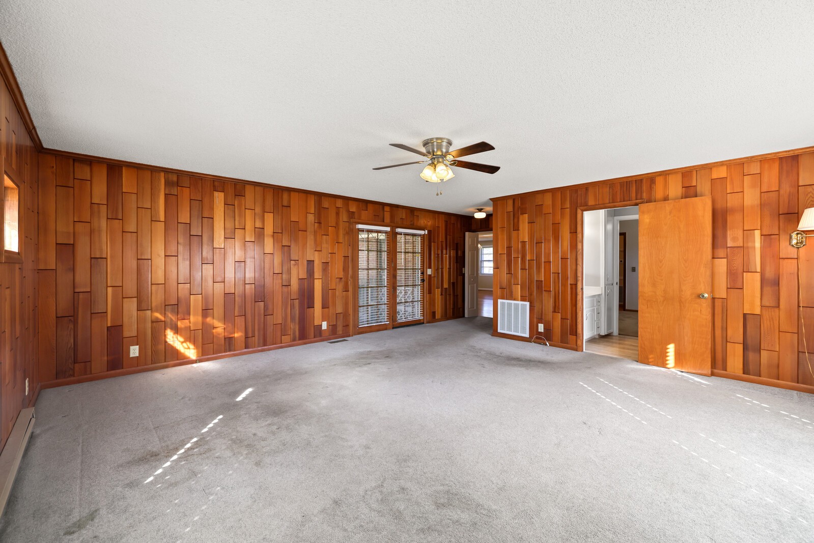 363 Leo Ln