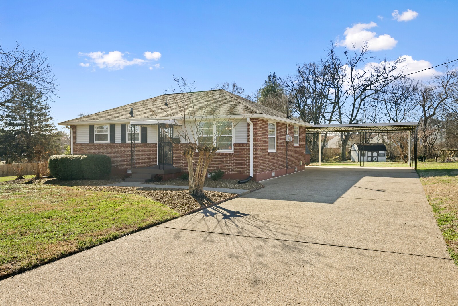 363 Leo Ln
