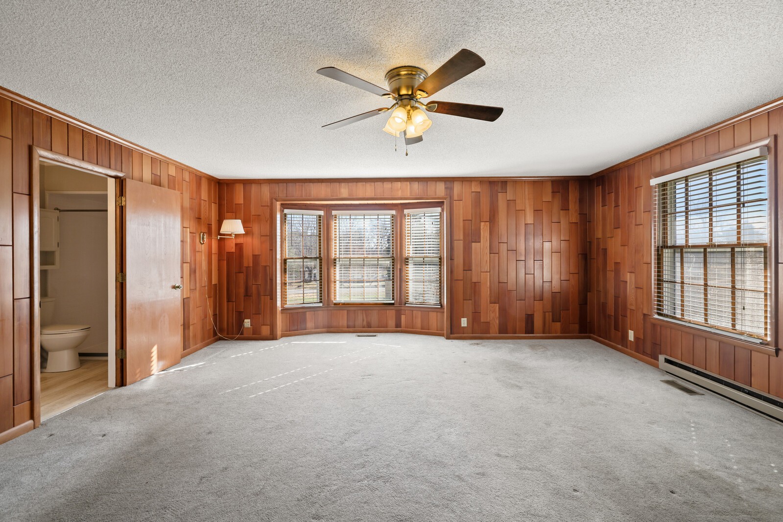 363 Leo Ln