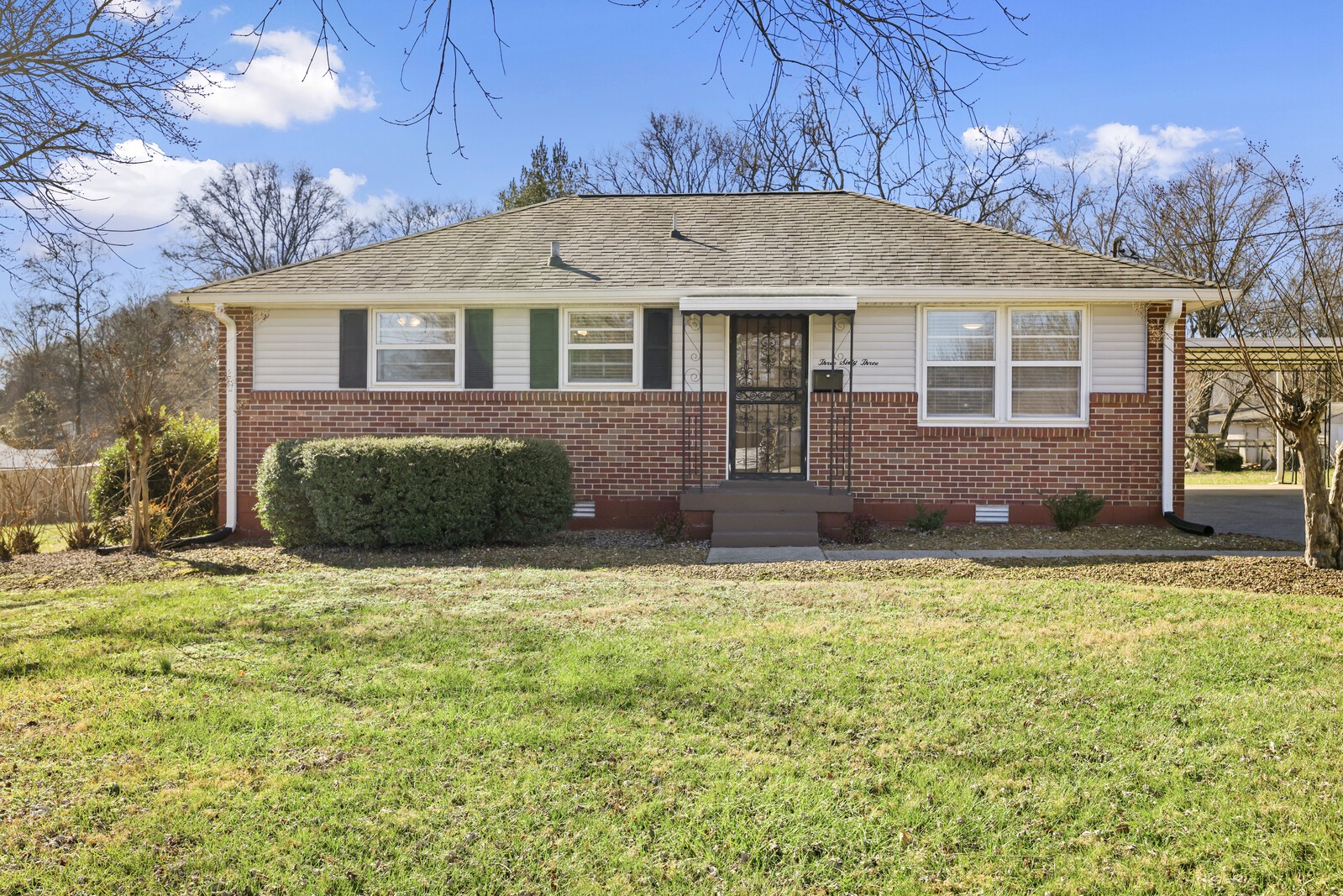 363 Leo Ln