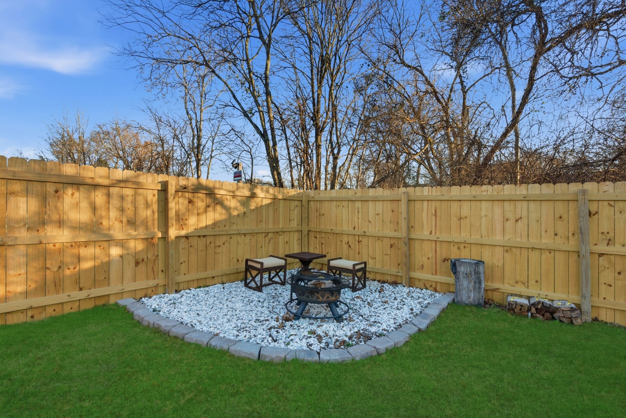 3285 Rainwood Dr