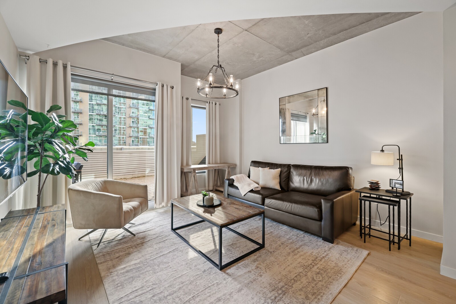 600 12th Ave, S Unit: 910