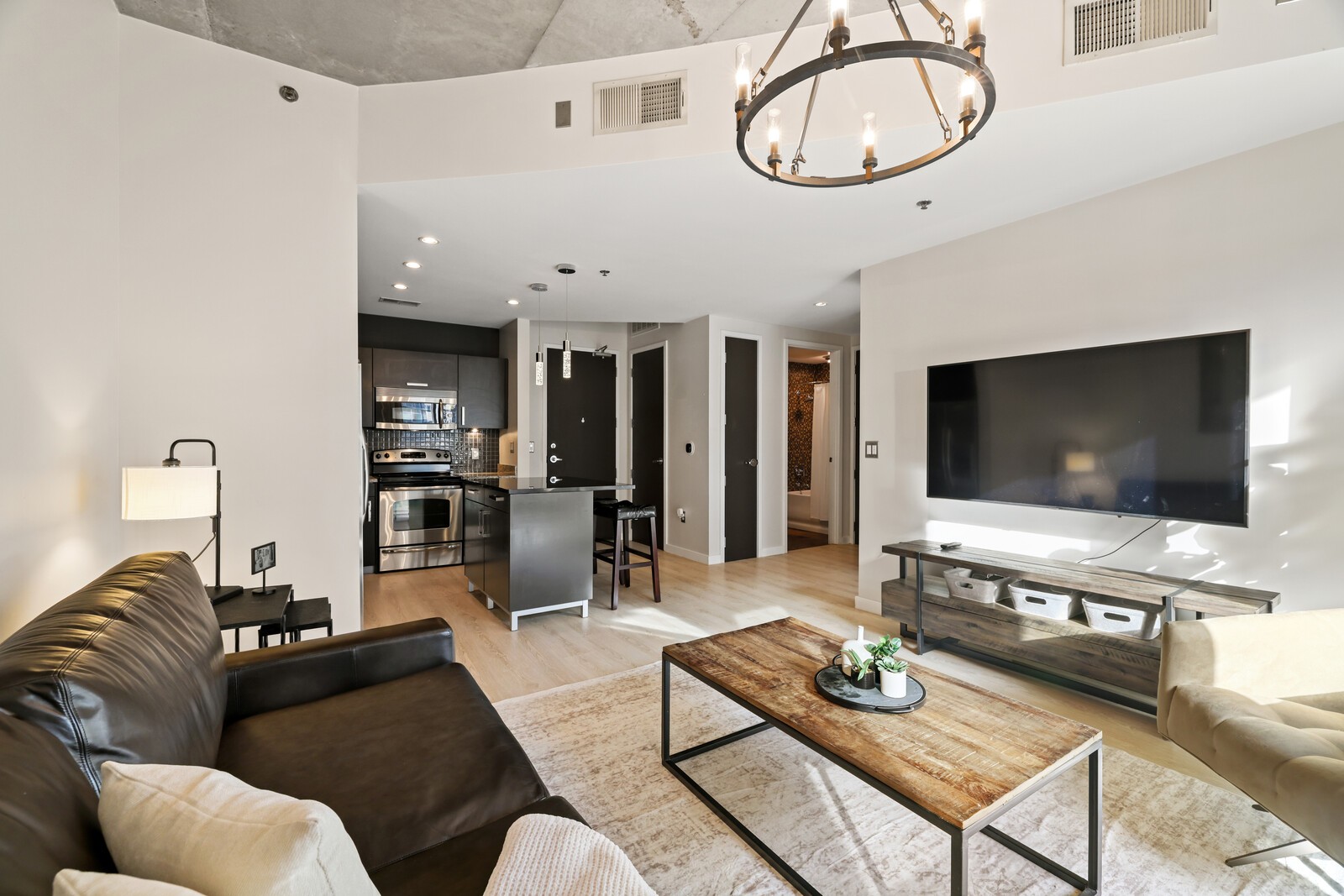 600 12th Ave, S Unit: 910