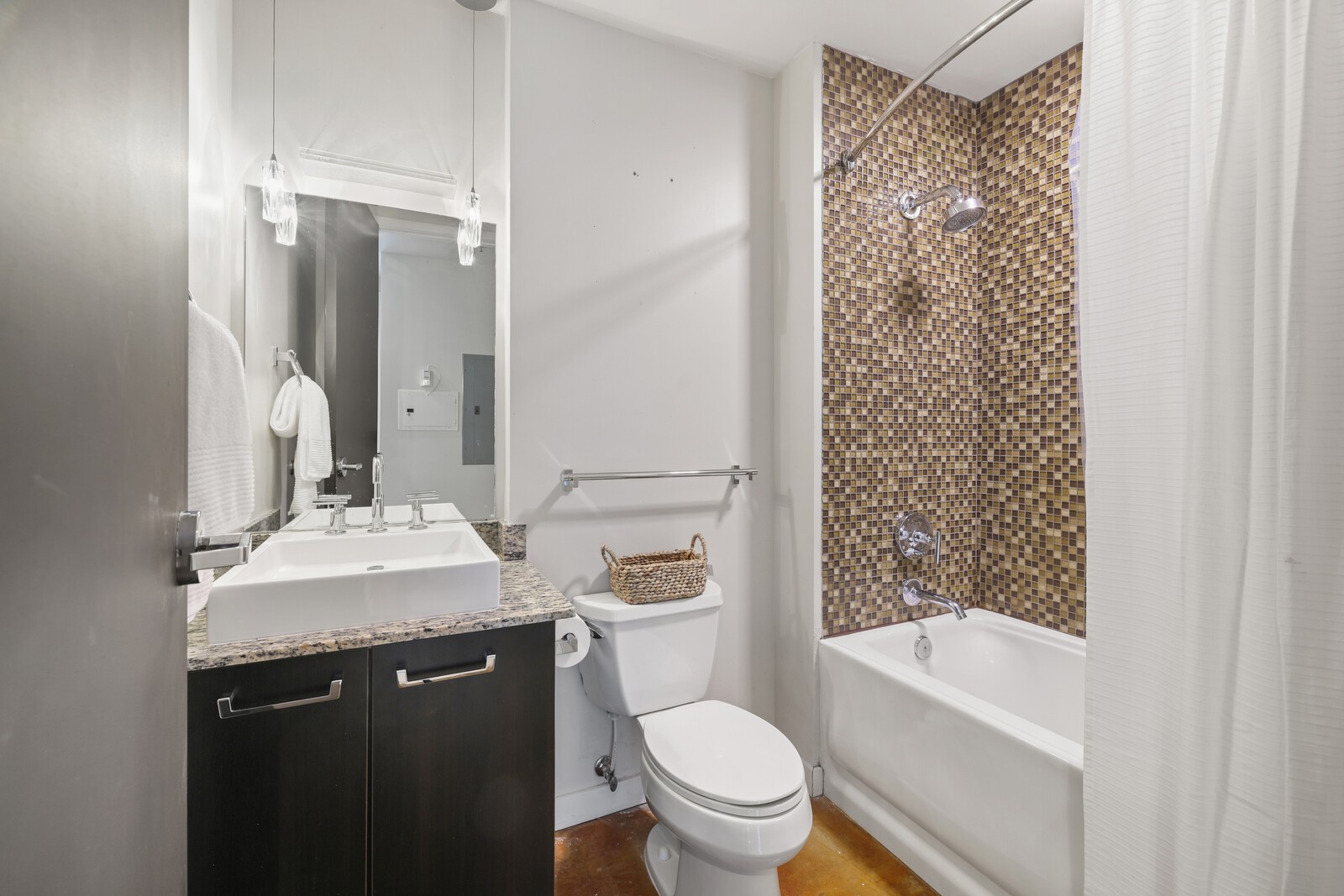 600 12th Ave, S Unit: 910