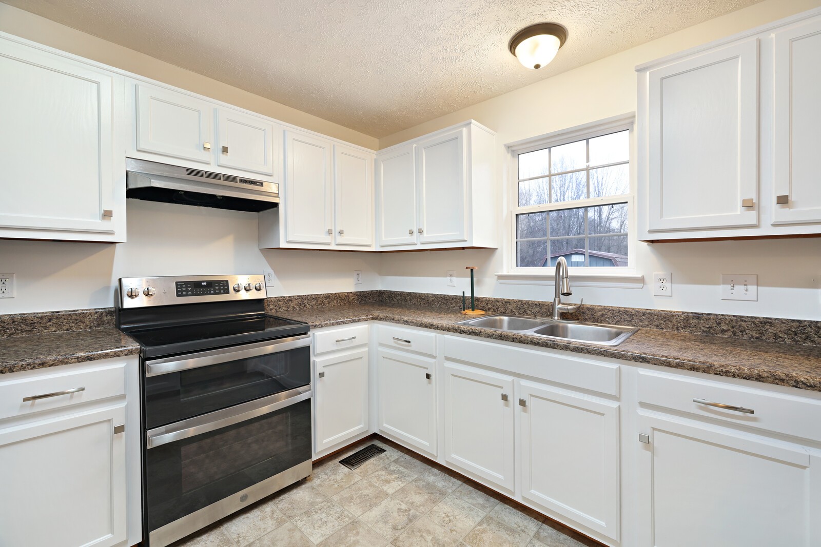 808 Jonathan Dr