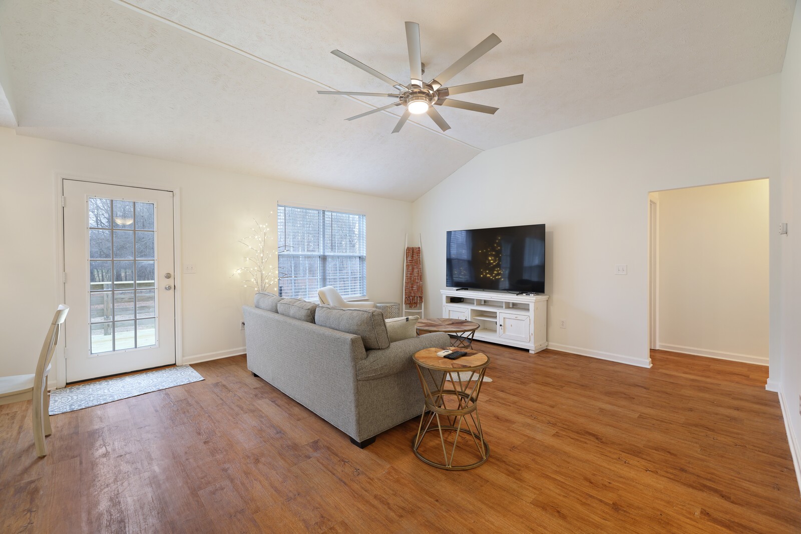 808 Jonathan Dr