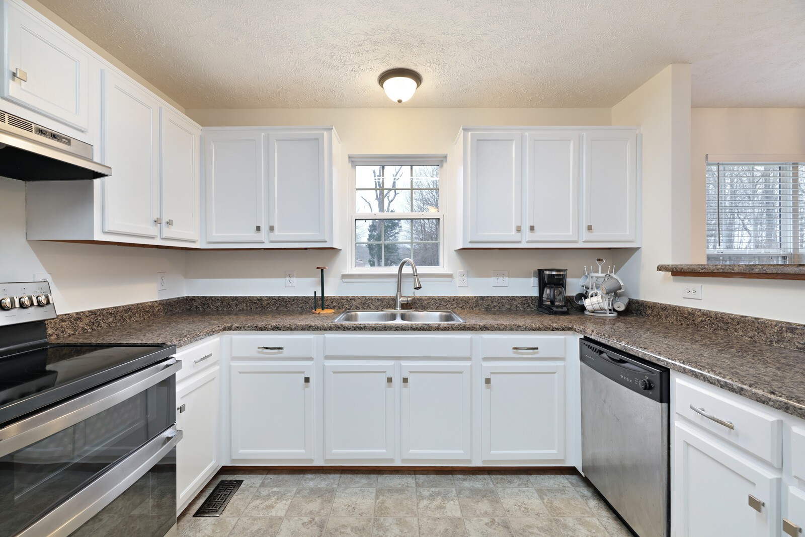 808 Jonathan Dr