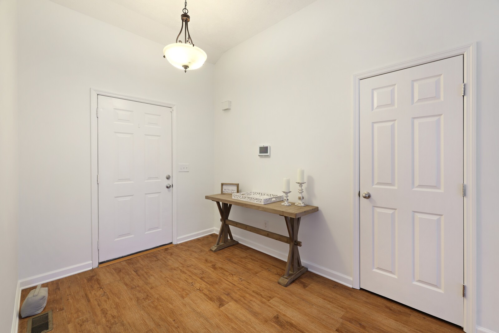 808 Jonathan Dr
