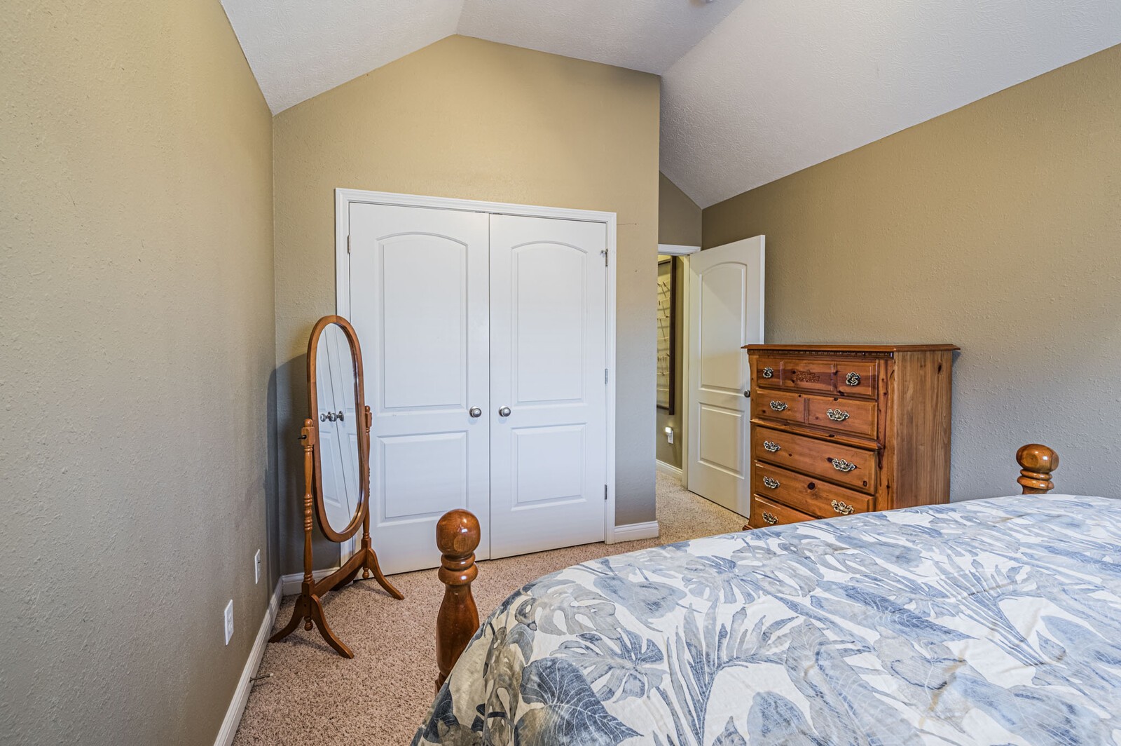 1333 Angelica Ct