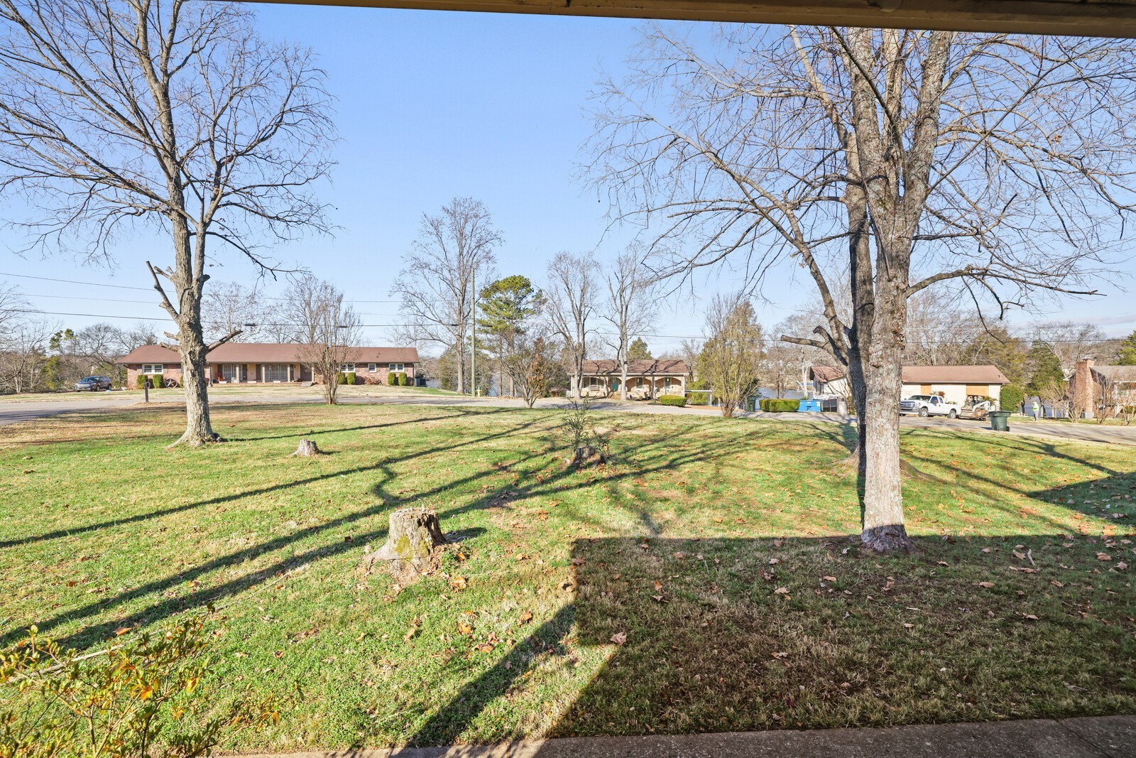 110 Lake Point Dr