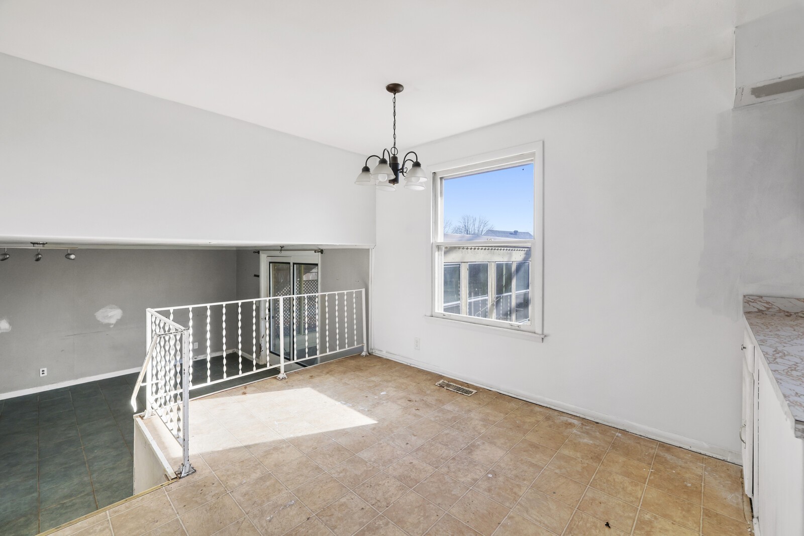 110 Lake Point Dr