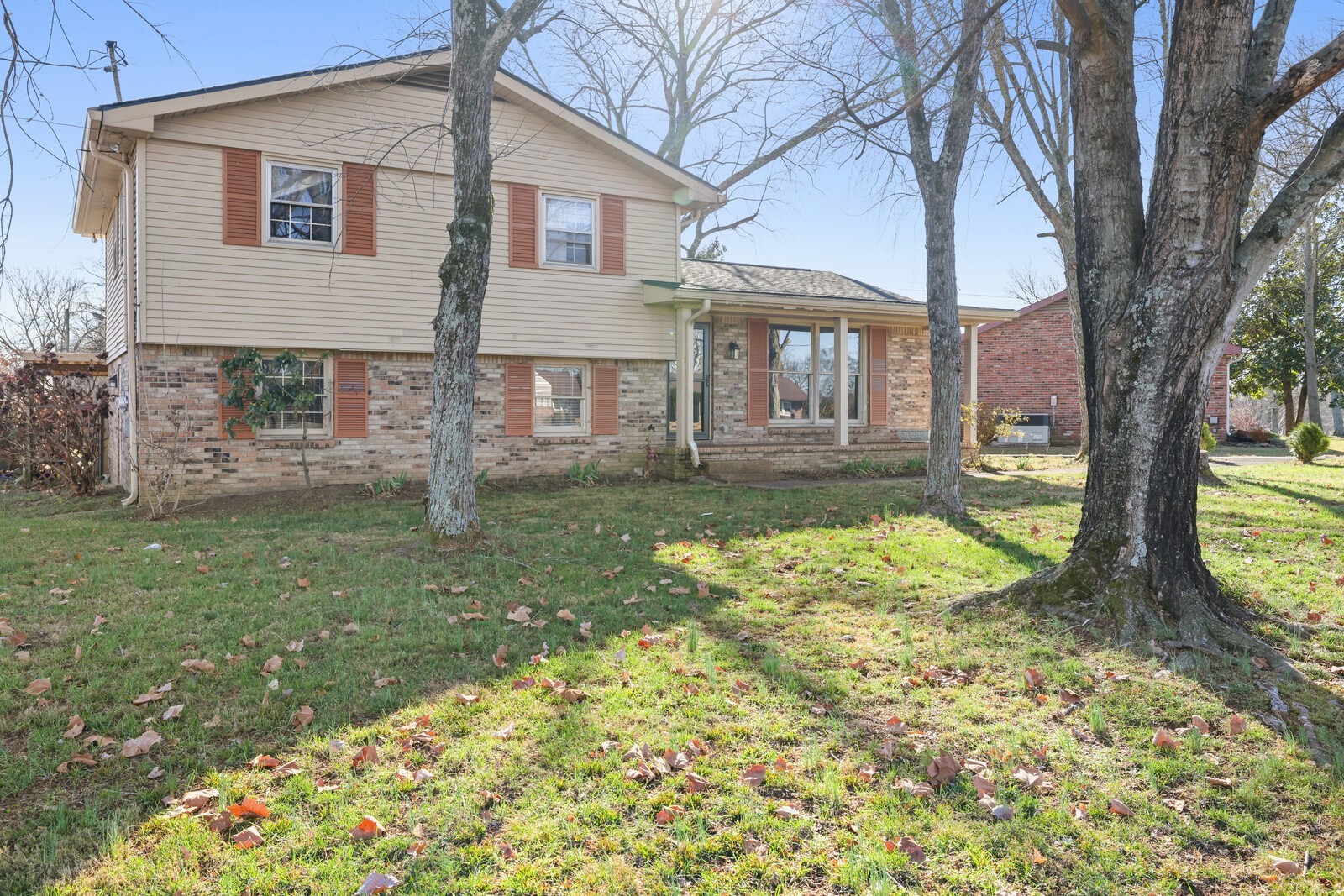 110 Lake Point Dr