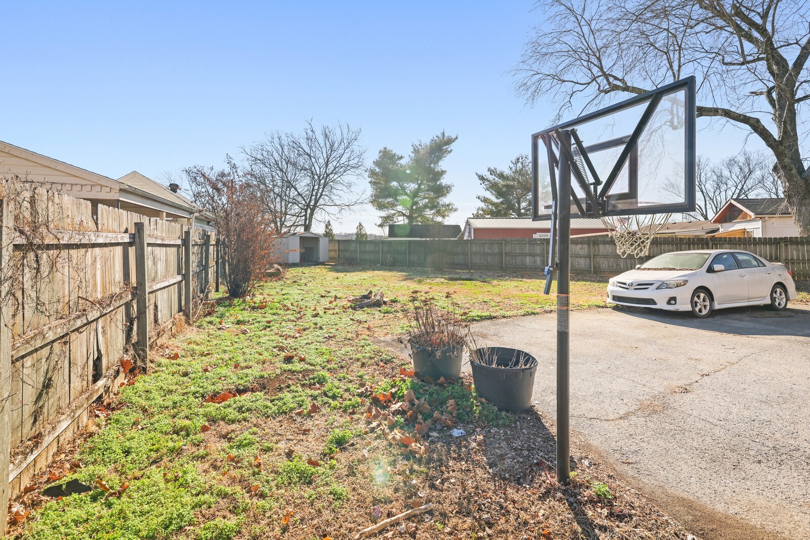 110 Lake Point Dr