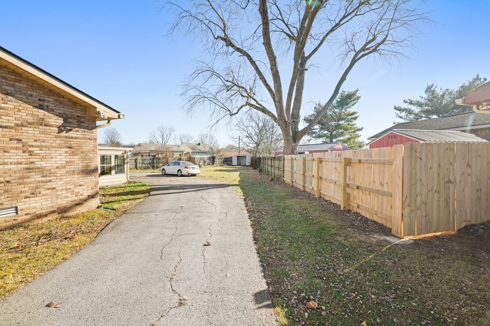 110 Lake Point Dr
