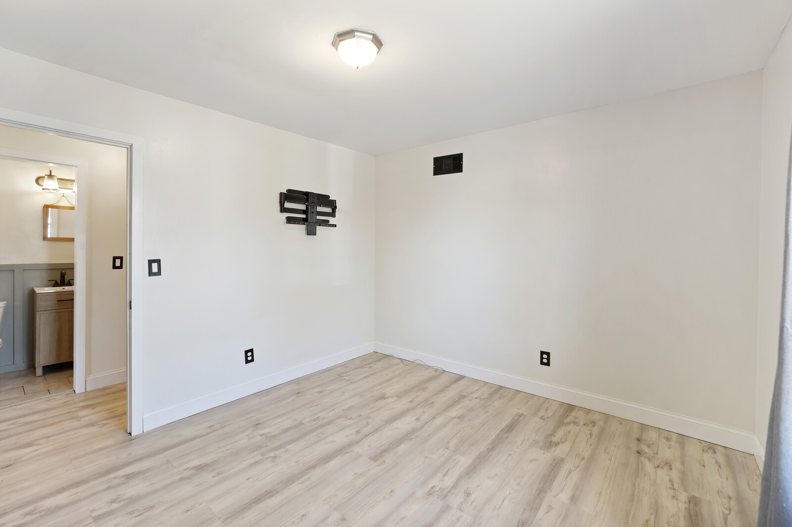 109 Rebecca Ln
