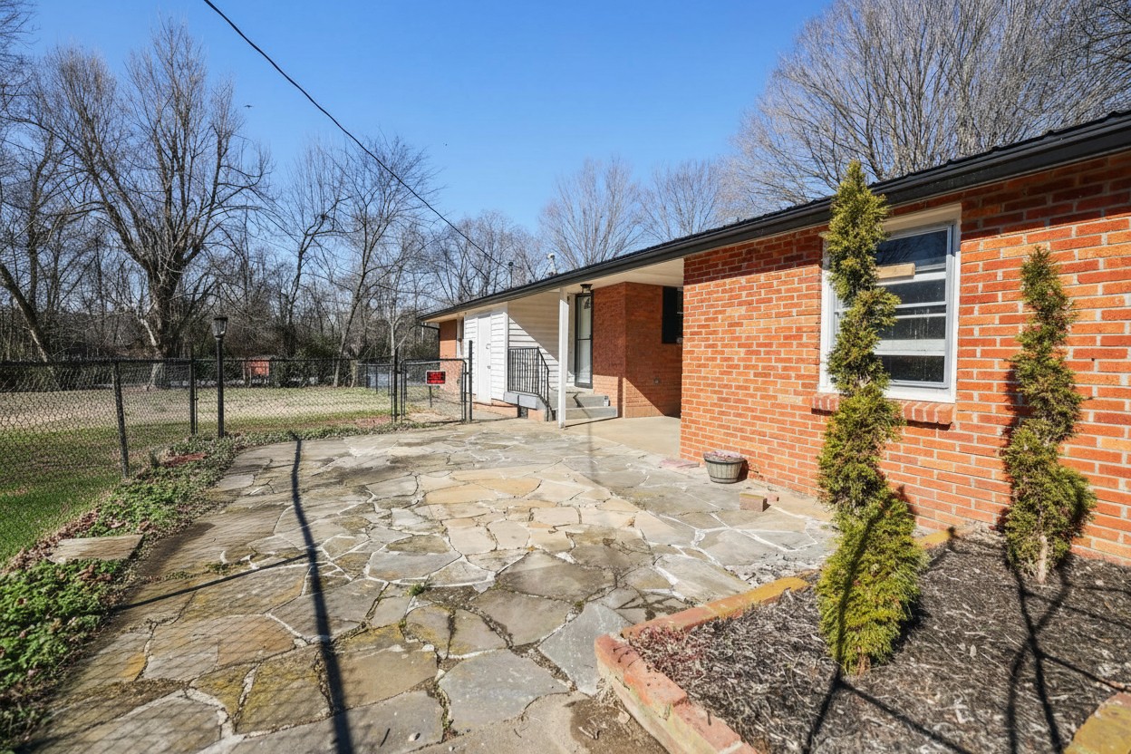 109 Rebecca Ln