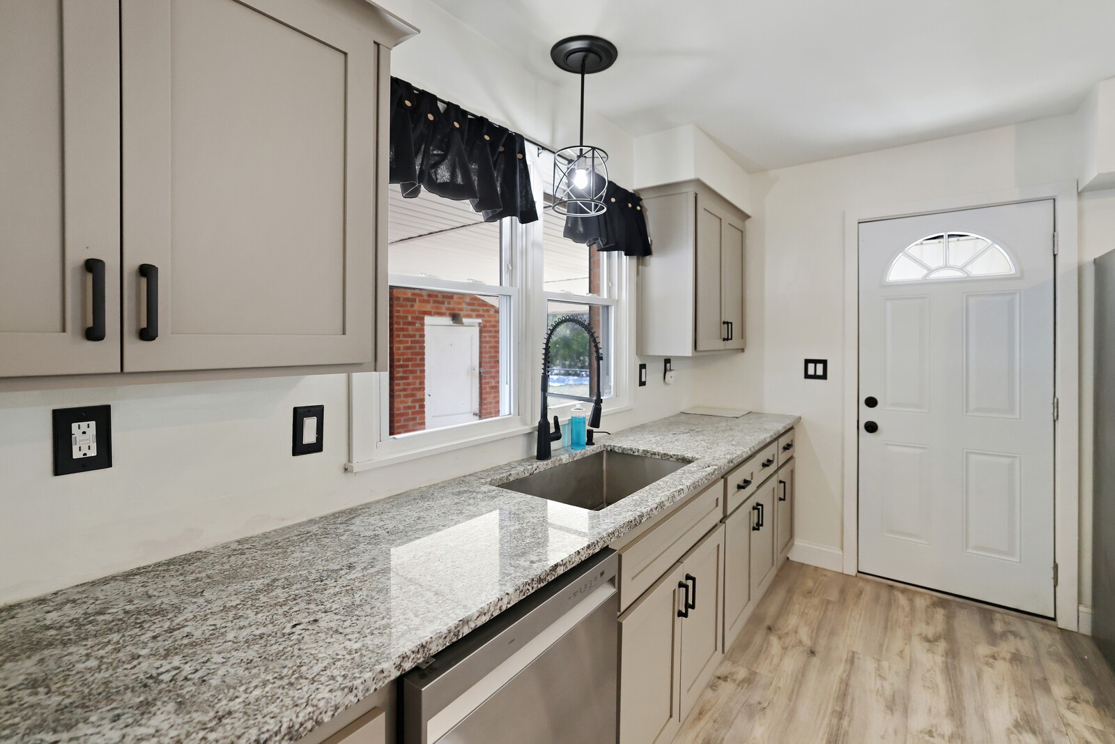109 Rebecca Ln