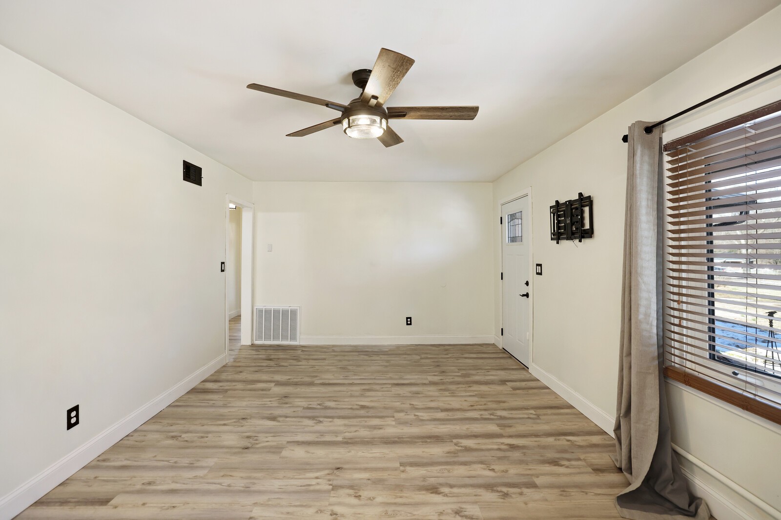 109 Rebecca Ln