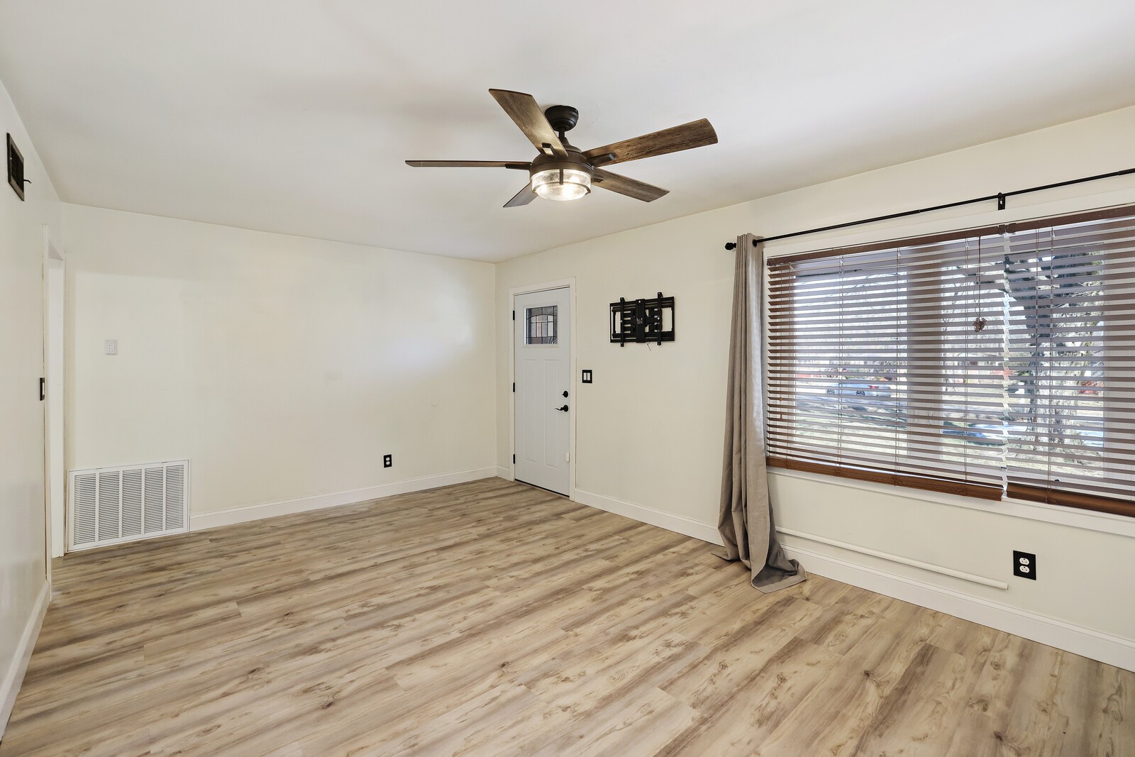 109 Rebecca Ln