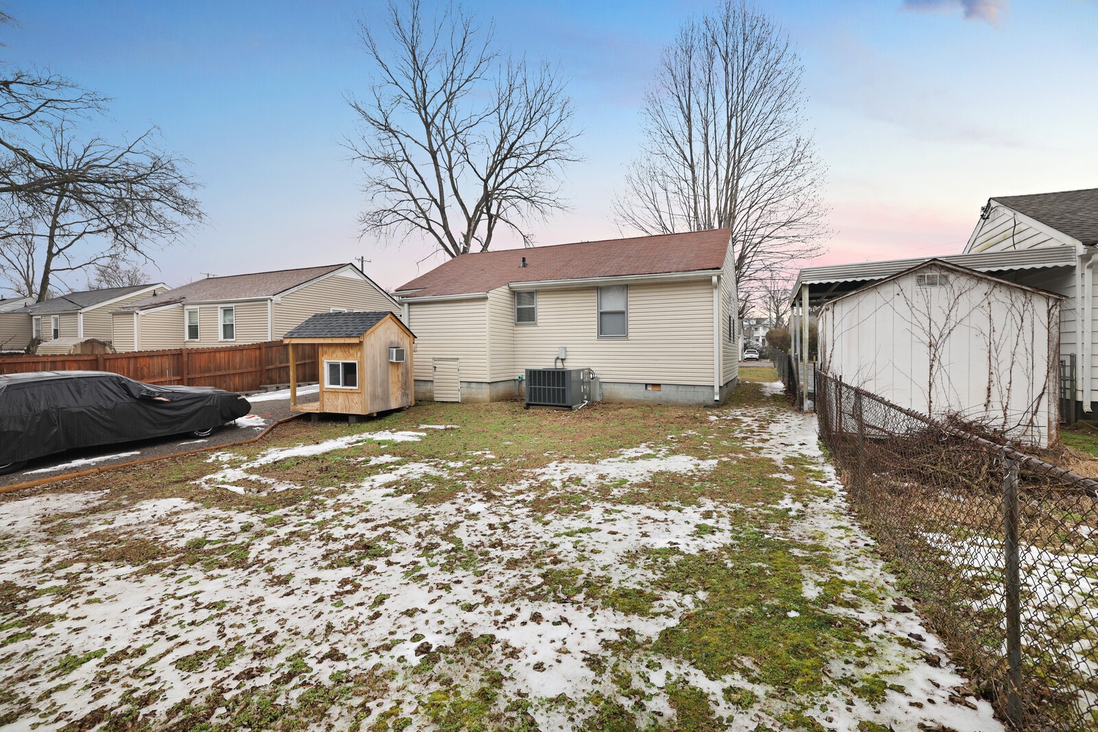 5805 Couch Dr