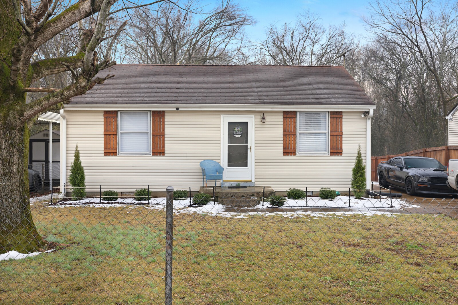5805 Couch Dr