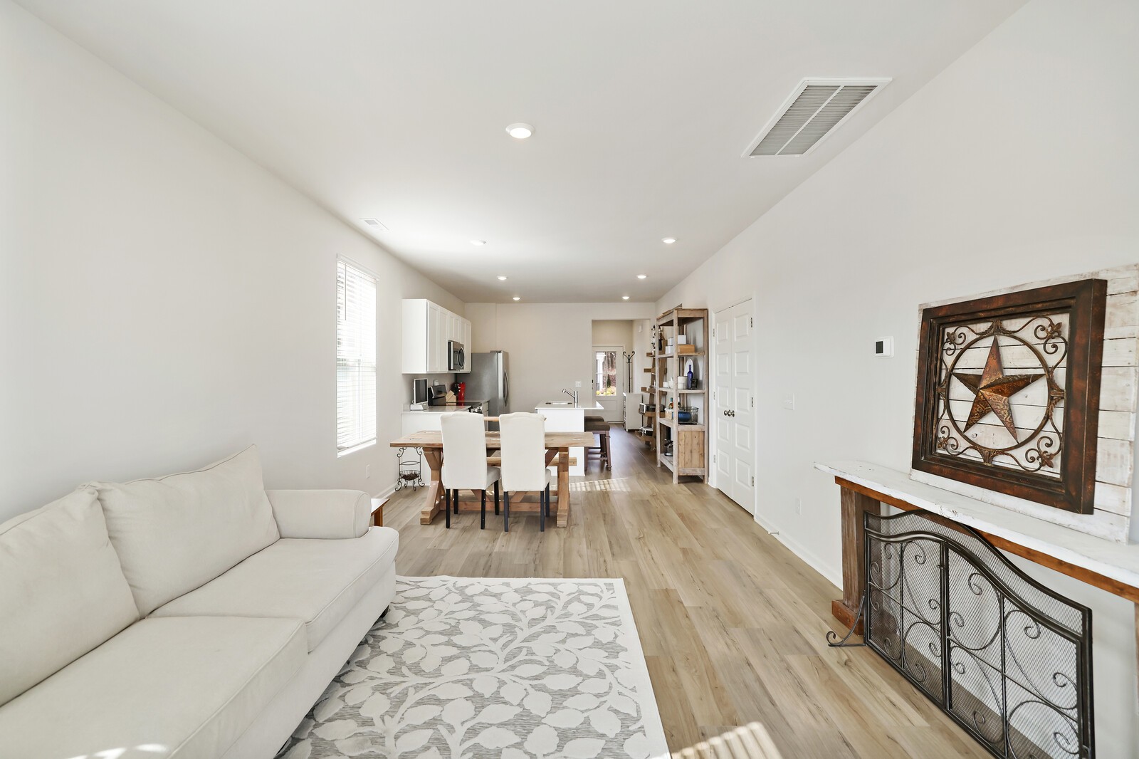 1653 Manuka Ln