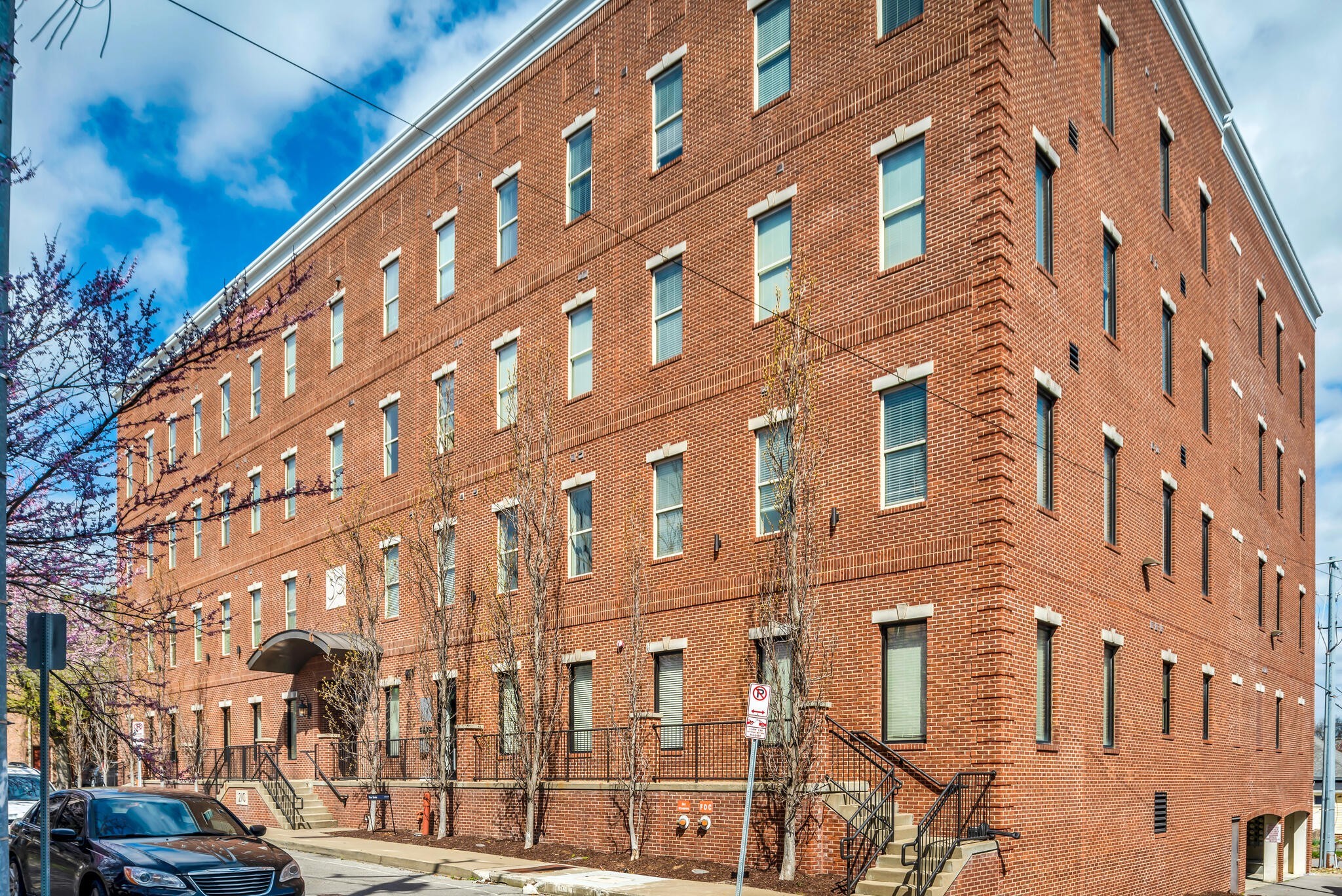 210 30th Ave, N Unit: 403