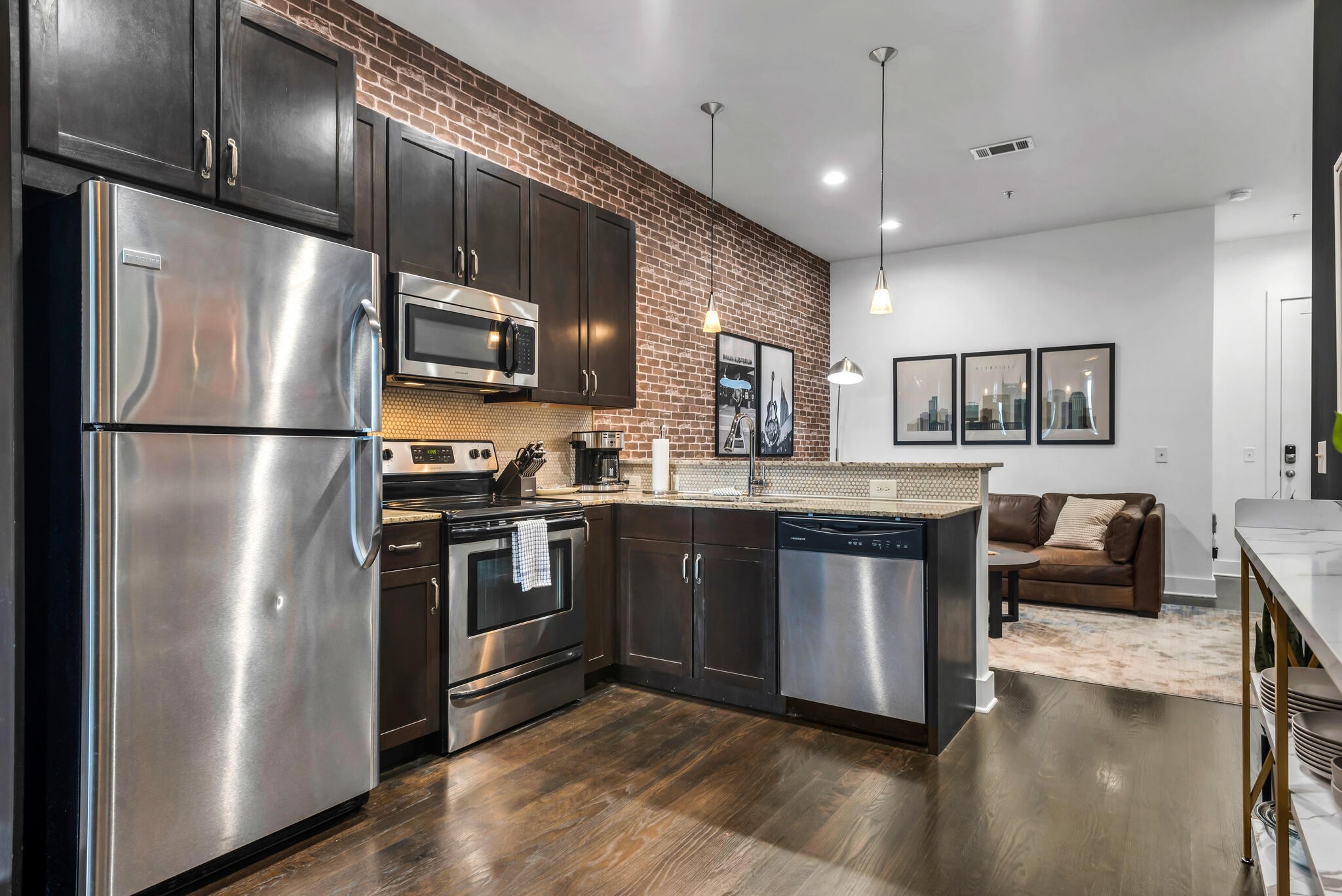 210 30th Ave, N Unit: 403
