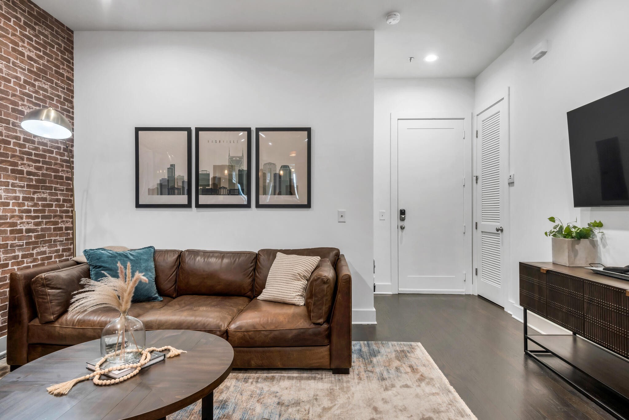 210 30th Ave, N Unit: 403