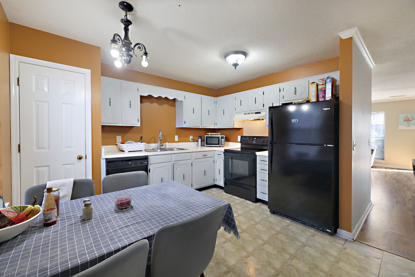 605 Hickory Glade Ct