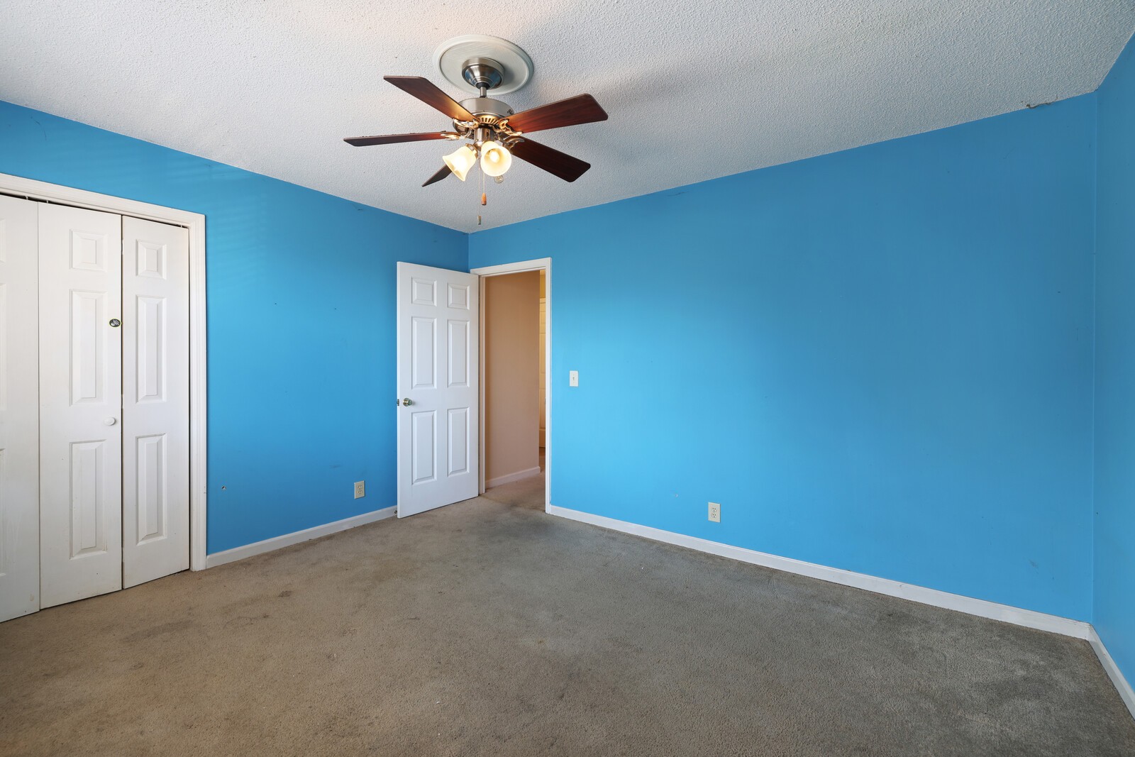 605 Hickory Glade Ct