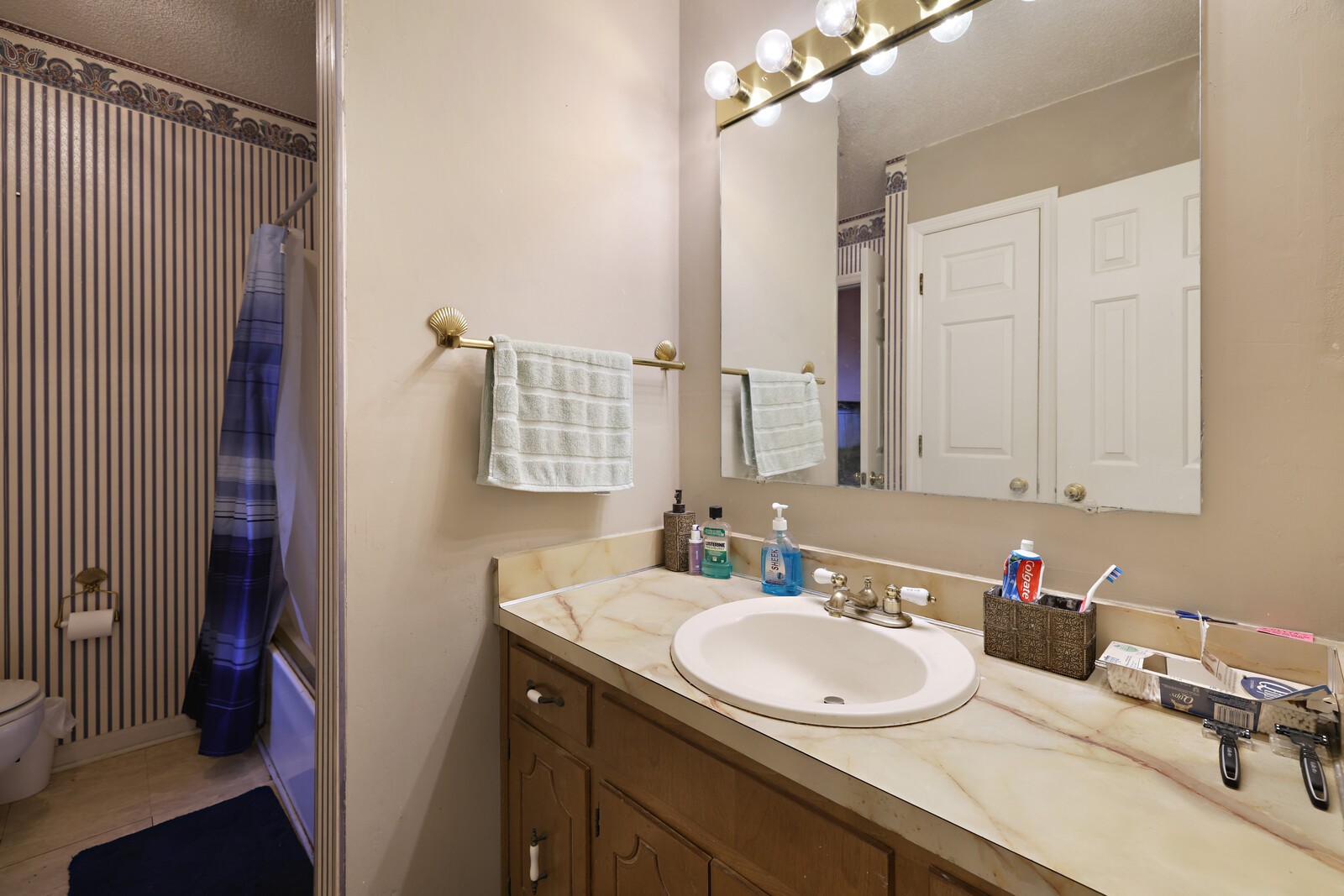 605 Hickory Glade Ct