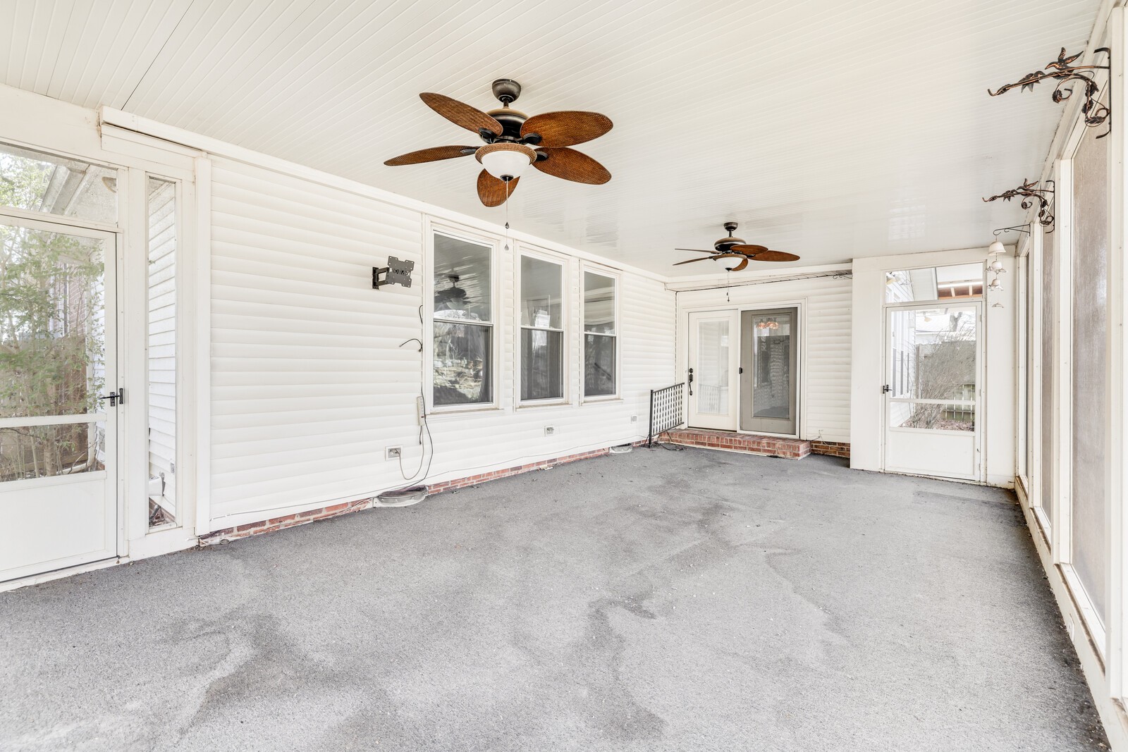 106 Creek Ct