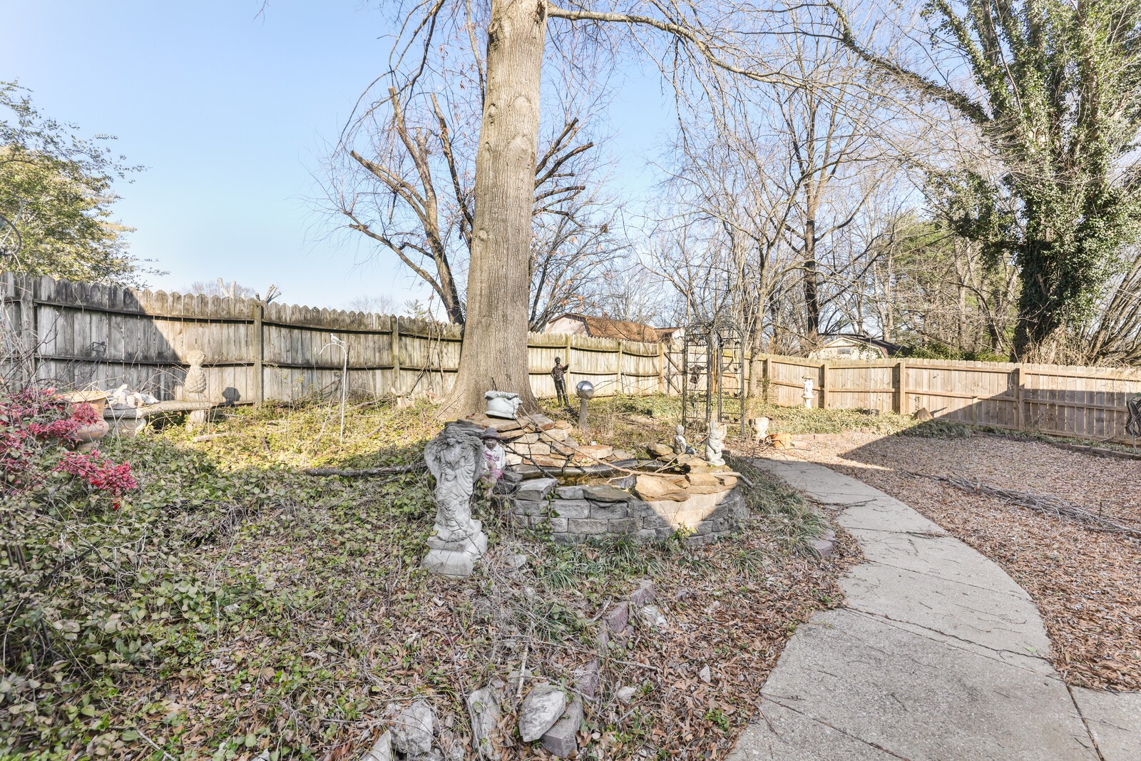106 Creek Ct