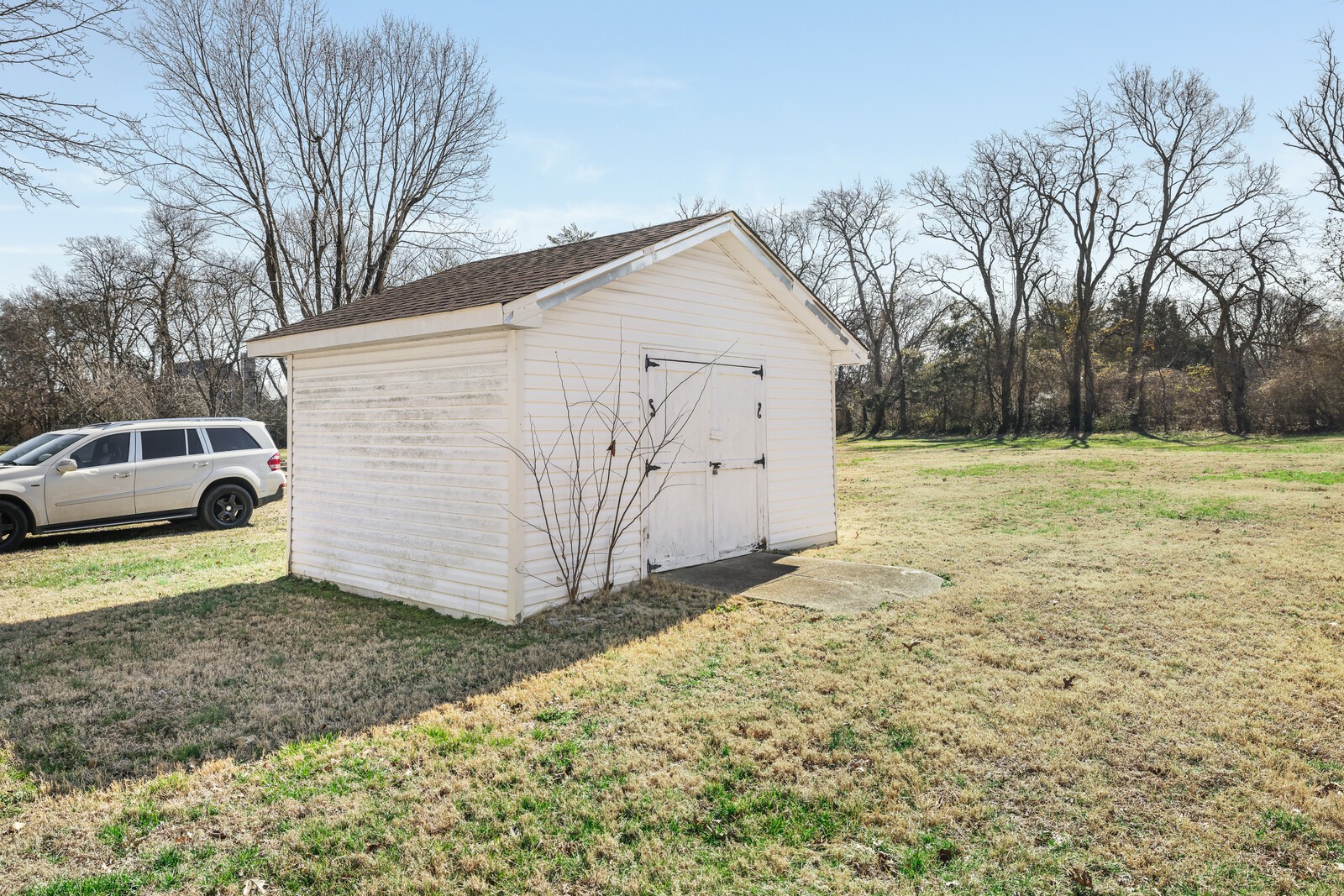 100 Bluegrass Dr