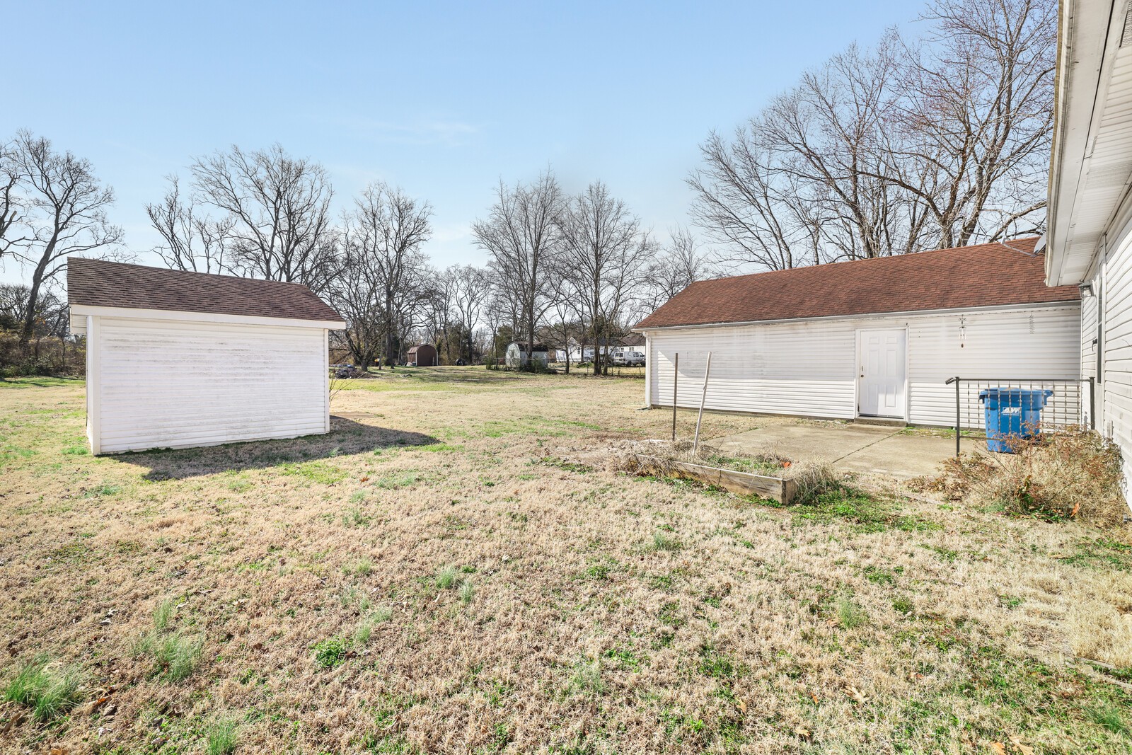 100 Bluegrass Dr
