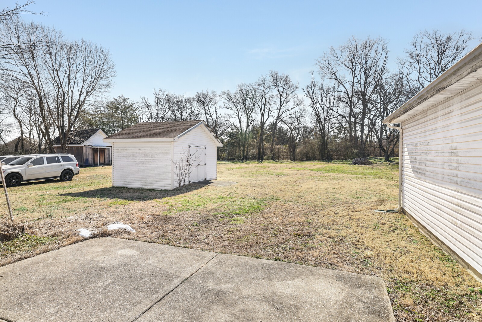 100 Bluegrass Dr