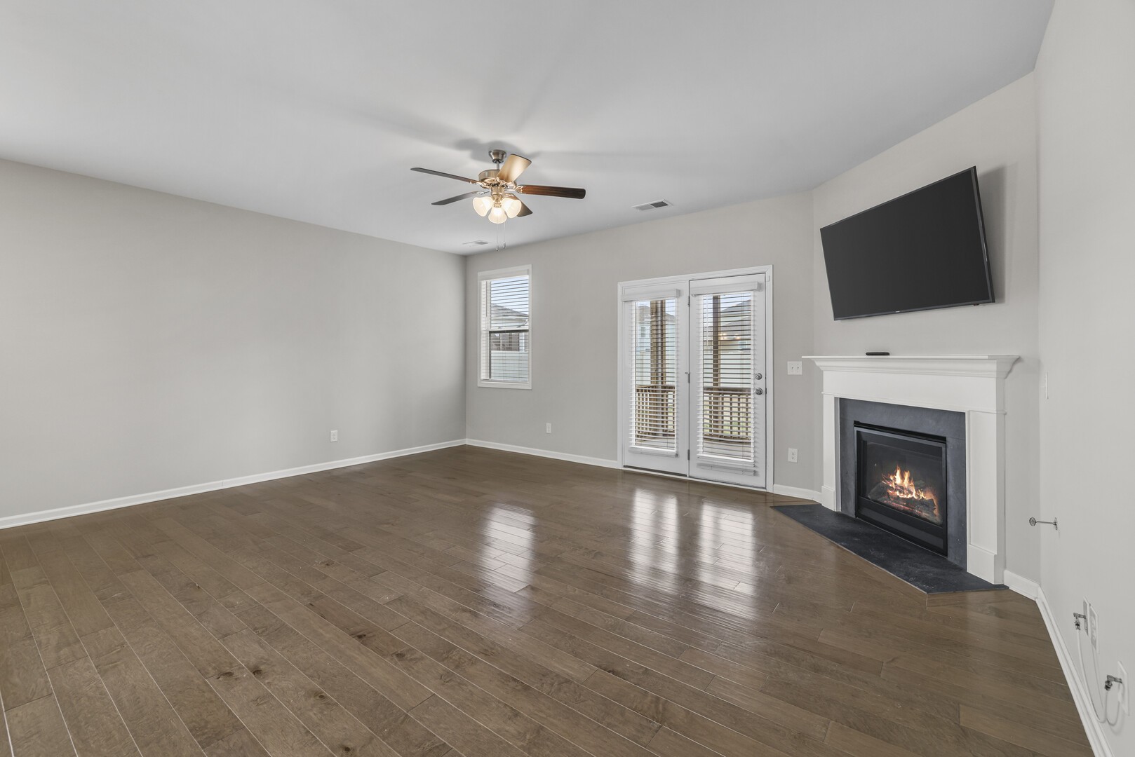 1142 Black Oak Dr