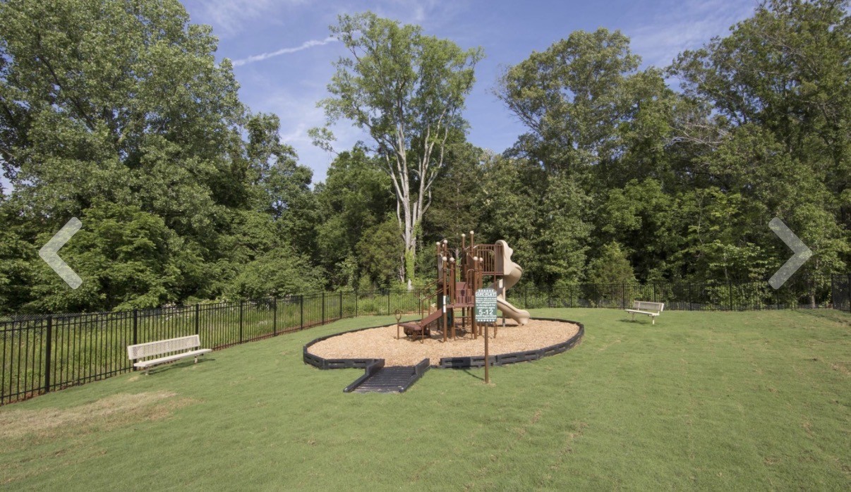 1142 Black Oak Dr