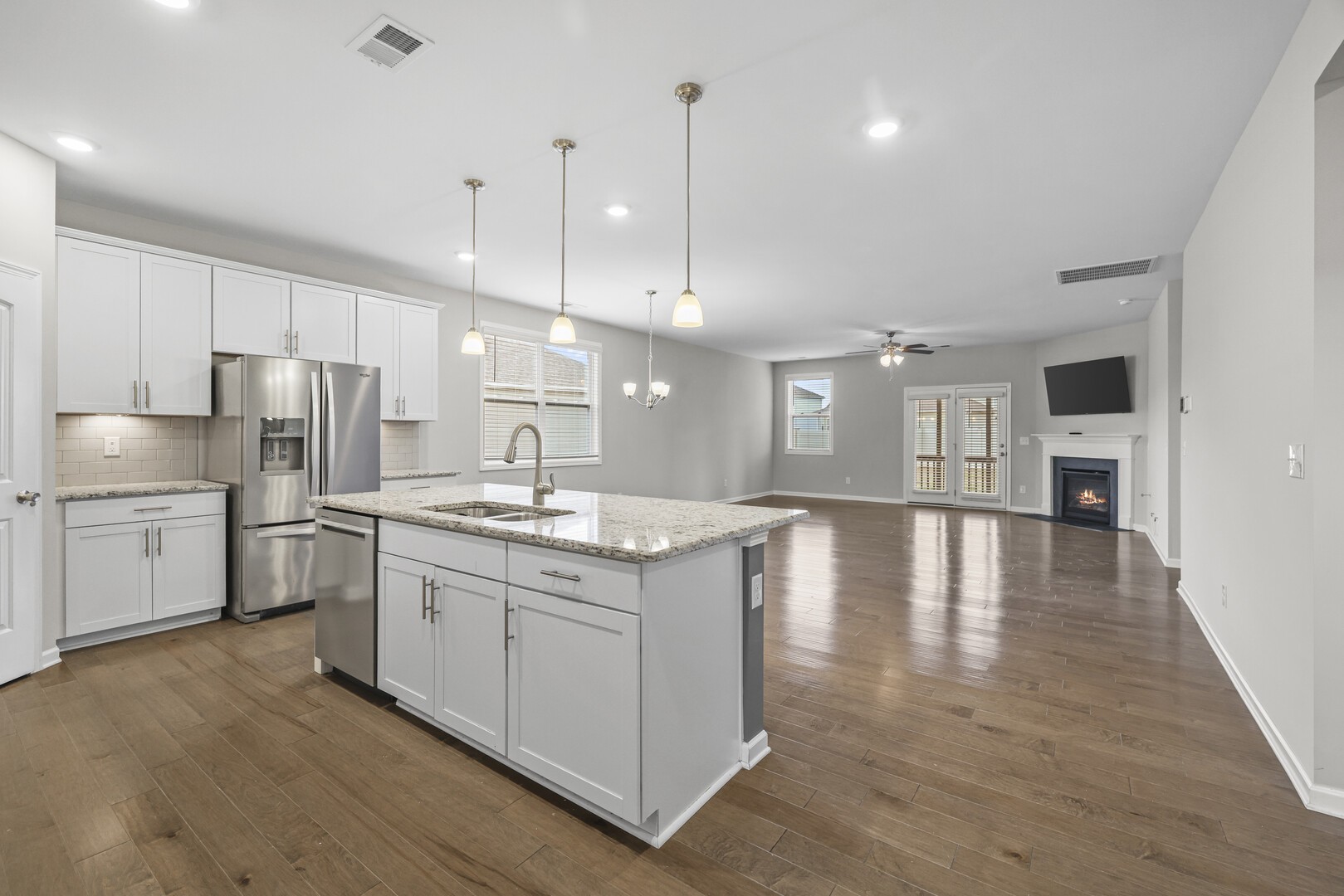 1142 Black Oak Dr