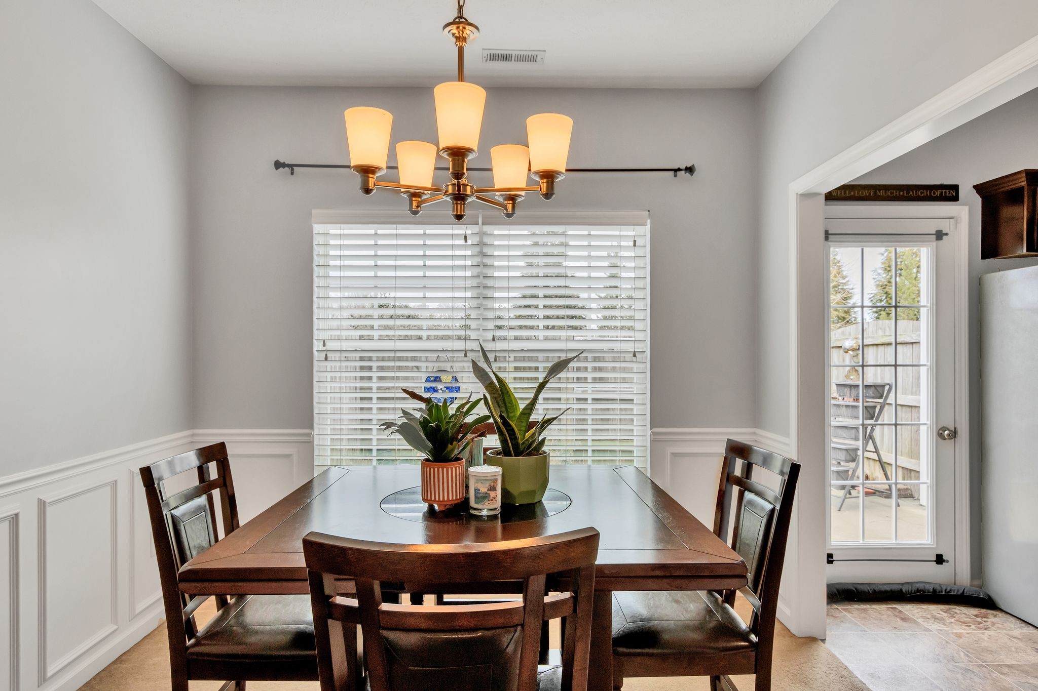 2413 New Holland Cir