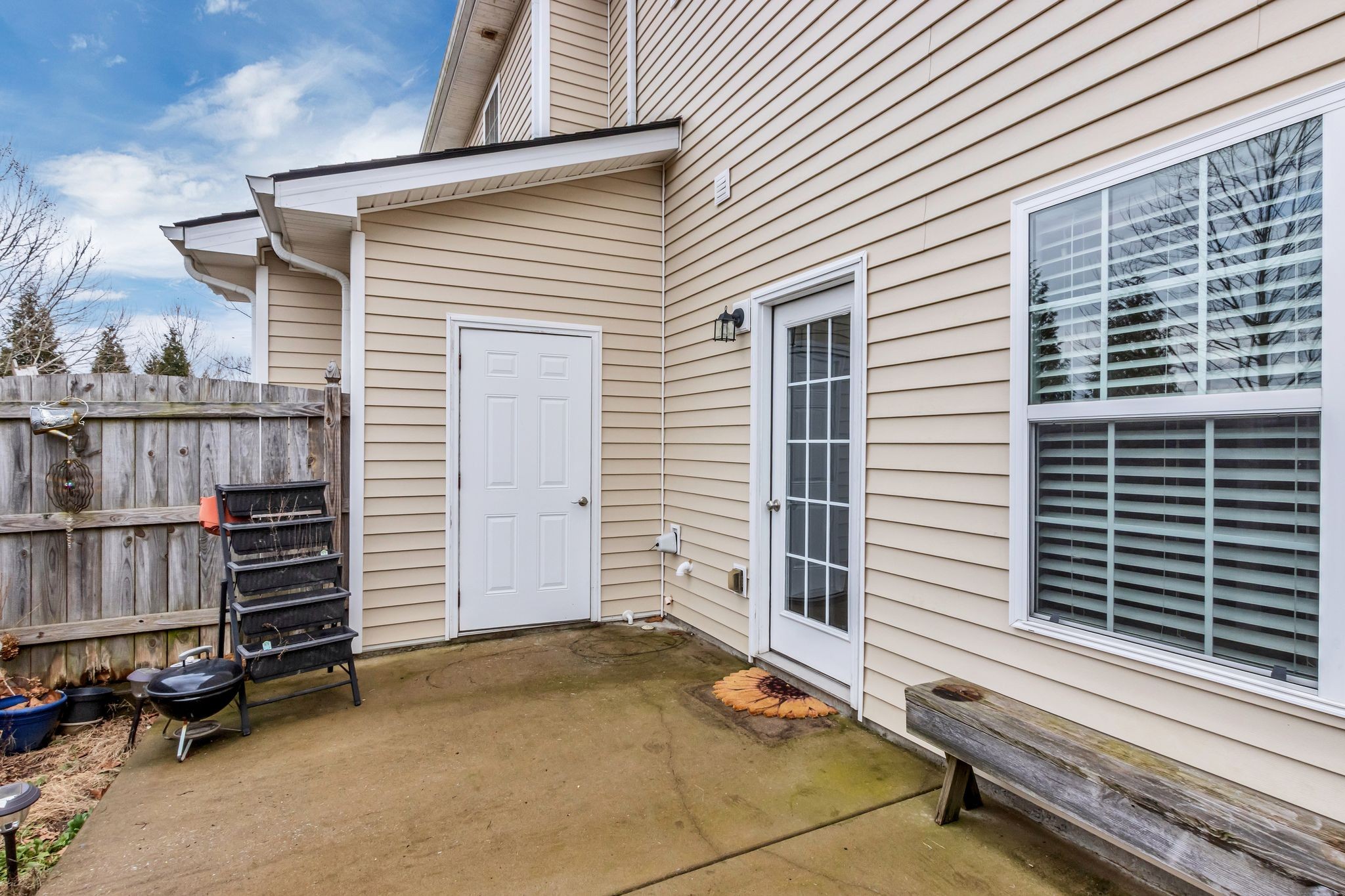 2413 New Holland Cir