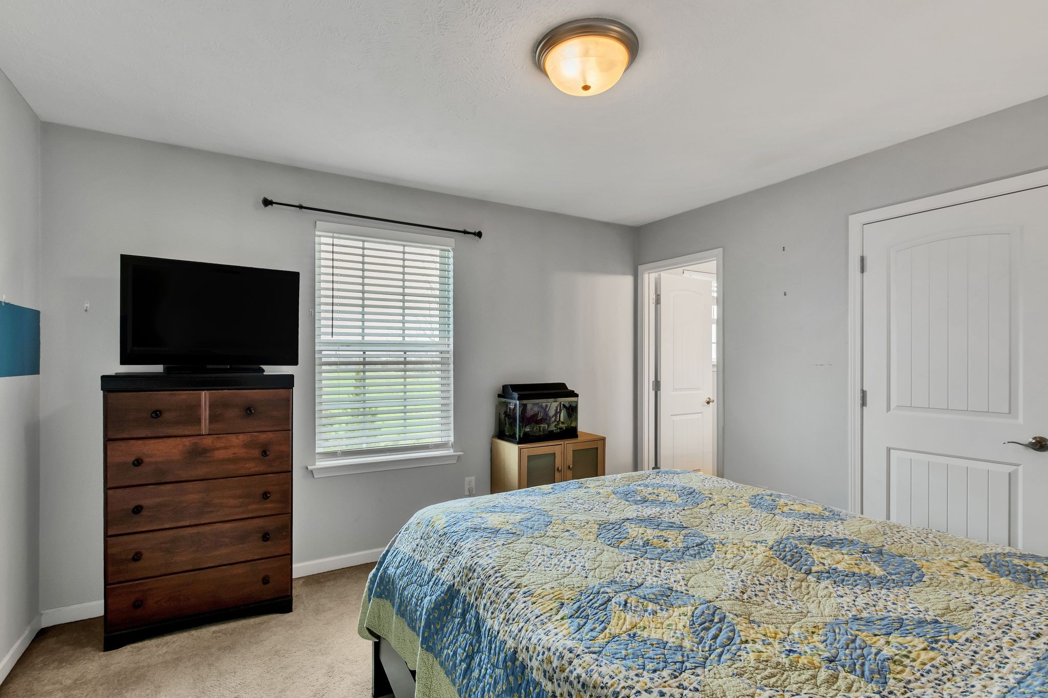2413 New Holland Cir
