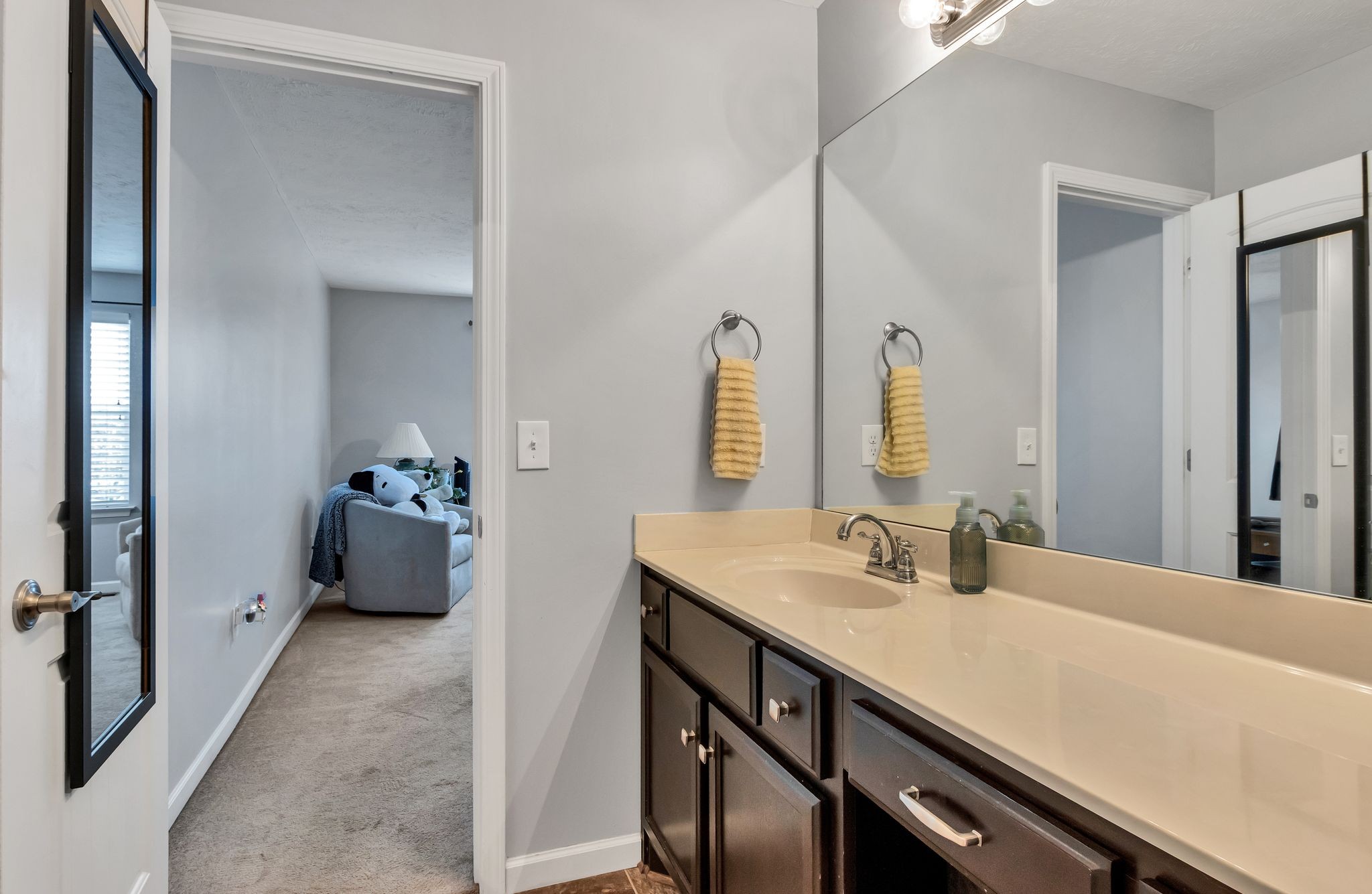 2413 New Holland Cir