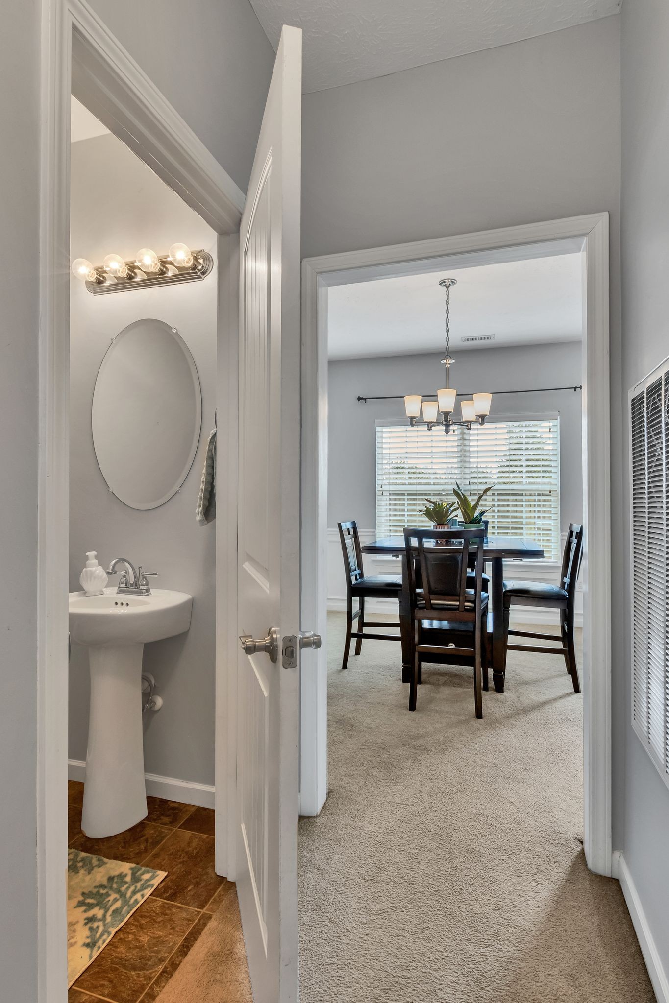 2413 New Holland Cir