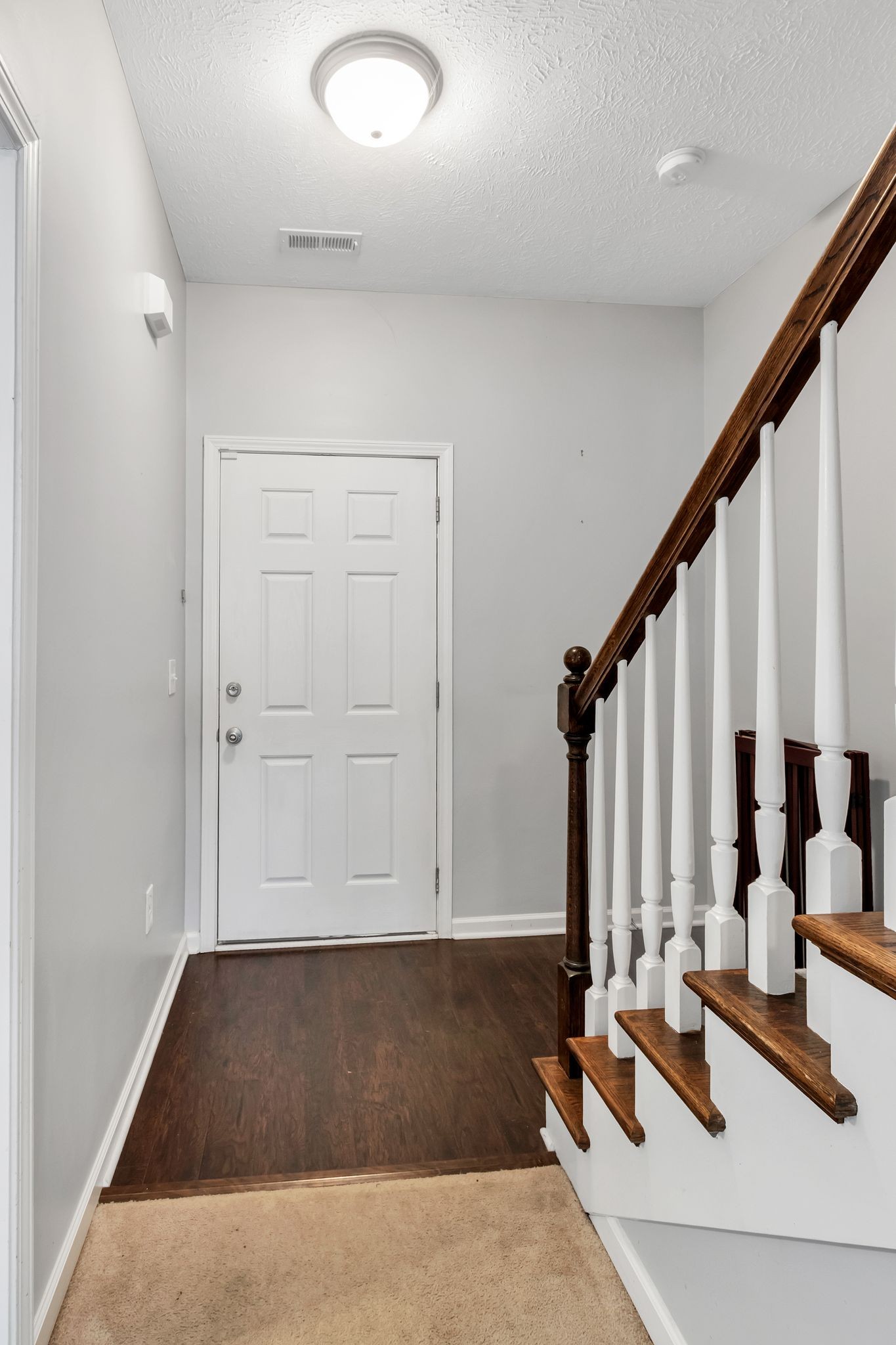 2413 New Holland Cir
