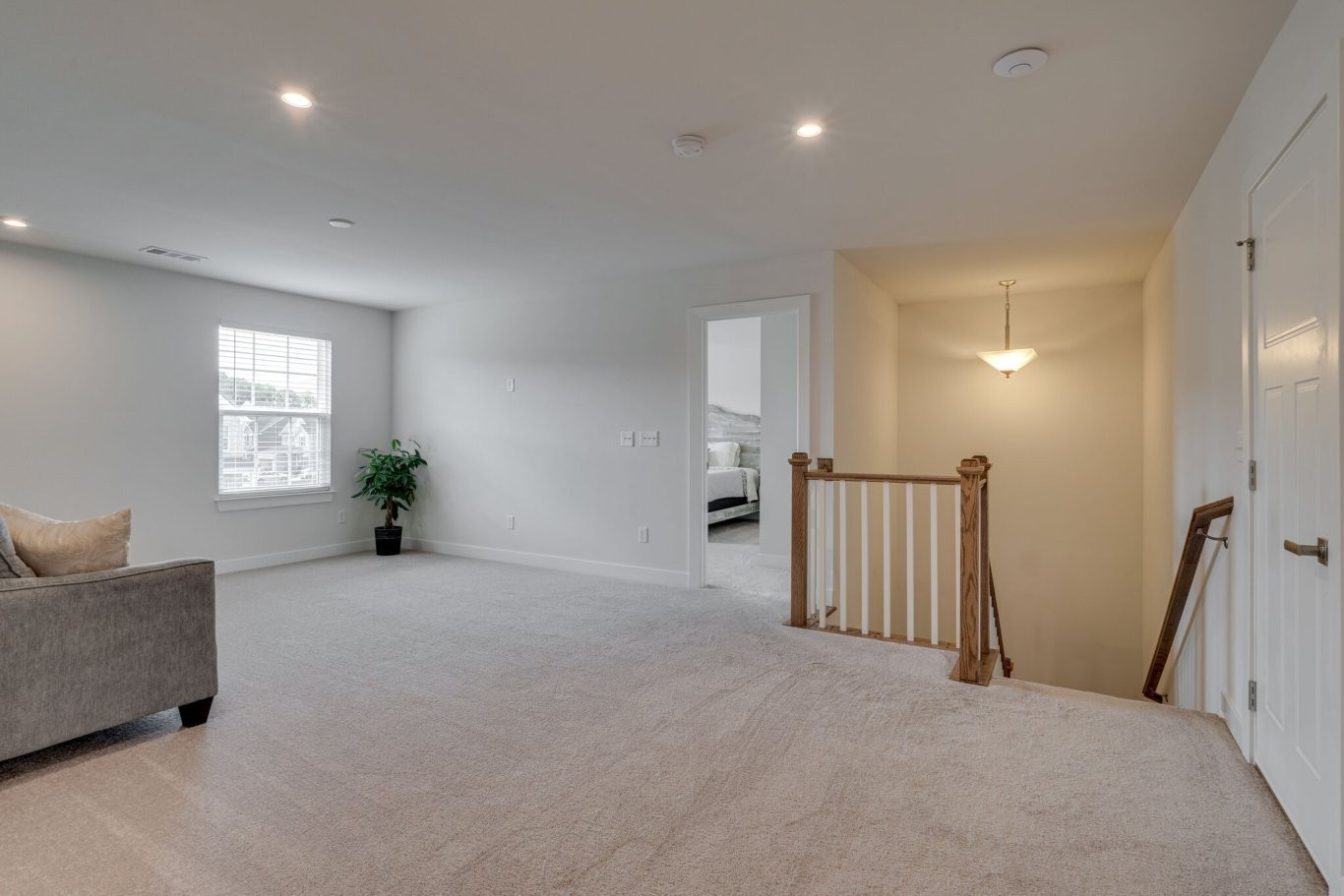 825 Raintree Dr