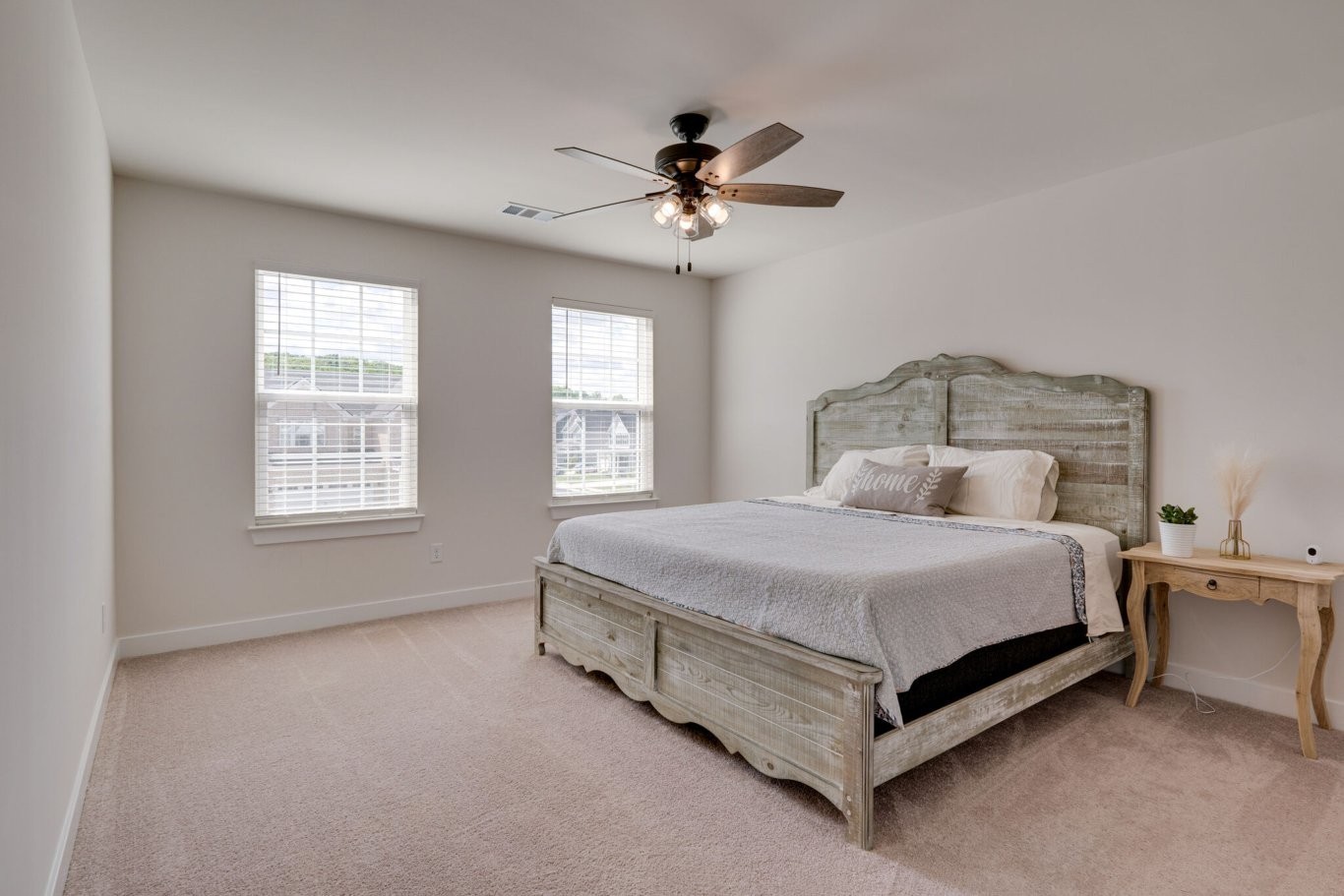 825 Raintree Dr